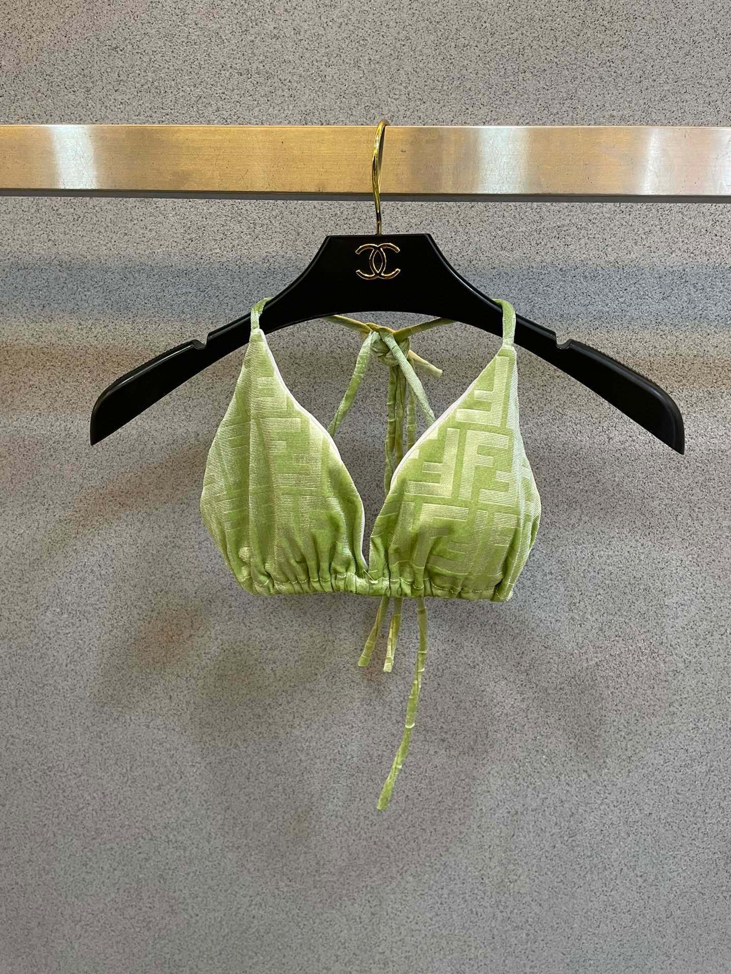 NO:288359,Special offer Dixin Bikini Gold velvet fabric The latest official website swimsuits suitable for various scenarios♀Seaside, swimming pool, hot spring, water park, rafting can be worn inside and outside, and it is completely possible to wear. The fabric is breathable and comfortable. Quick-drying elastic swimsuits are more easy to clean. S M L Xl swimsuits, swimsuits, bikinis19860909特价 迪新款比基尼 金丝绒面料 官网最新款适合多种场景的游泳衣♀海边 游泳池 温泉 水上乐园 漂流都可以内搭外穿也完全可以 面料透气舒适.速干弹性的游泳衣更加帖肤易清洗 码数S M L Xl泳衣泳裤比基尼,泳衣，泳裤，比基尼,swimsuits,bikinis,accessory