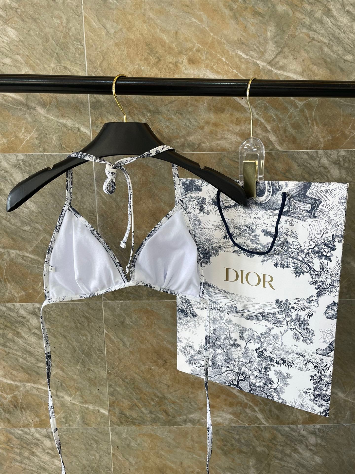 Dior比基尼️适合多种场景的游泳衣️海边游泳池温泉水上乐园漂流都可以内搭外穿也完全可以面料透气舒适速干