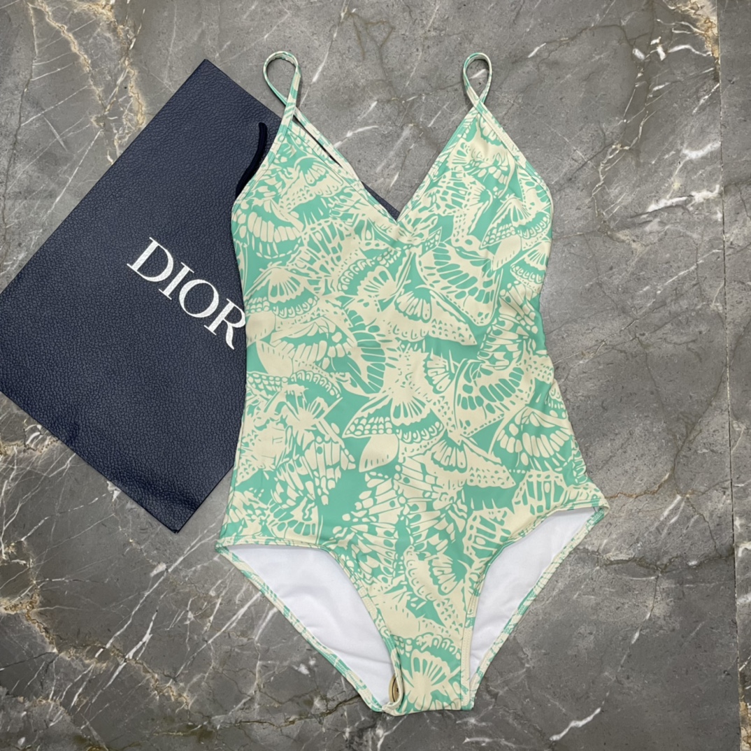 Dior新款性感连体泳衣适合多种场景的游泳衣️海边游泳池温泉水上乐园漂流都可以内搭也完全可以连体设计遮肉