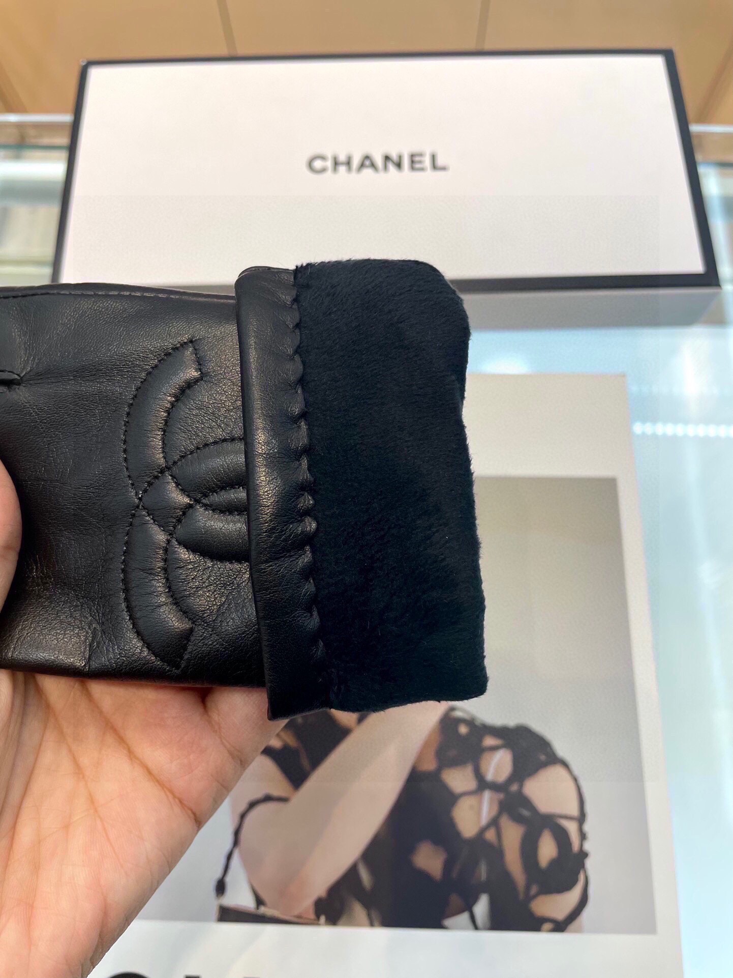 ️Chanel爆款到顶级原单官网同步女士新款高档羊皮手套百分百选用进口小羊皮内里羊丝里皮质光泽鲜亮饱满柔