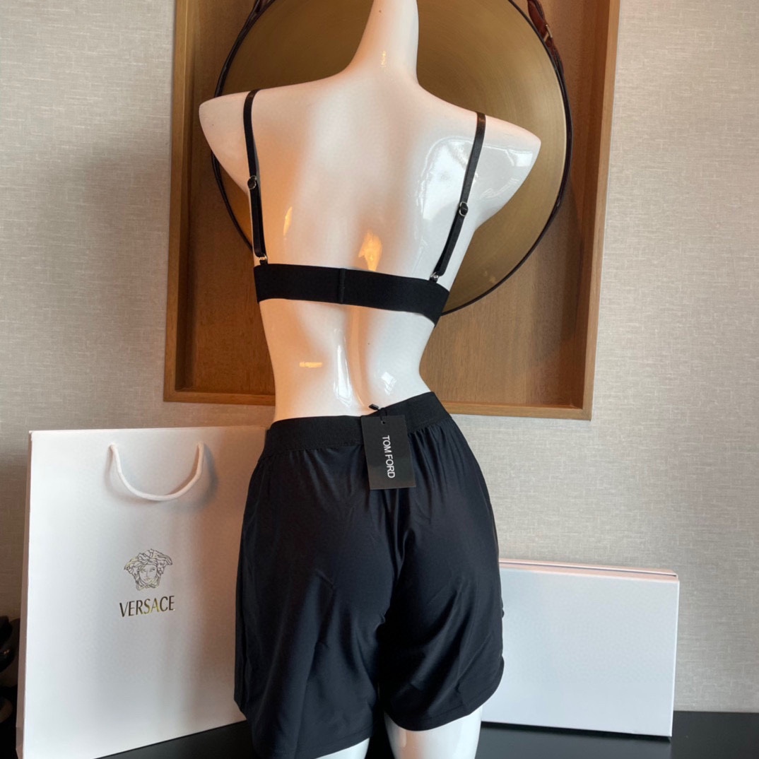  TOM FORD豹纹字母分体式泳衣 实物美翻了 小吊带设计➕短裤  码数：S M L Xl