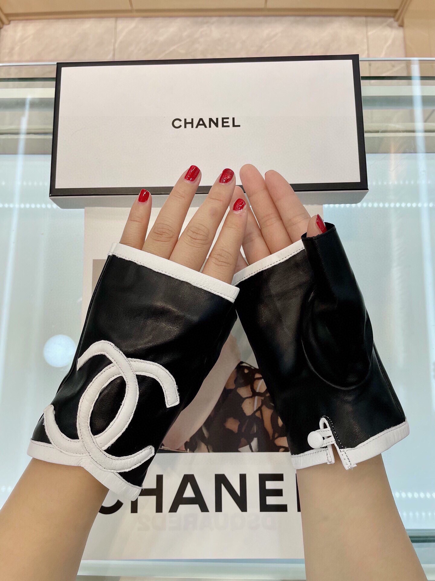 Special Price: 350 to 100% Off New High-Quality Lamb-Skin Gloves, Official Website, Size M/L - 图片 8