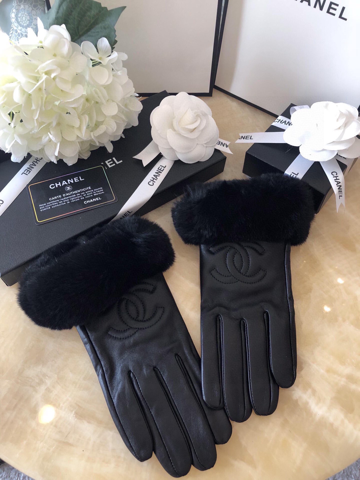 Italian Touch-Screen Gloves: High-Class, Warm, Stylish, Convenient for Cold Weather Smartphone Use - 图片 2