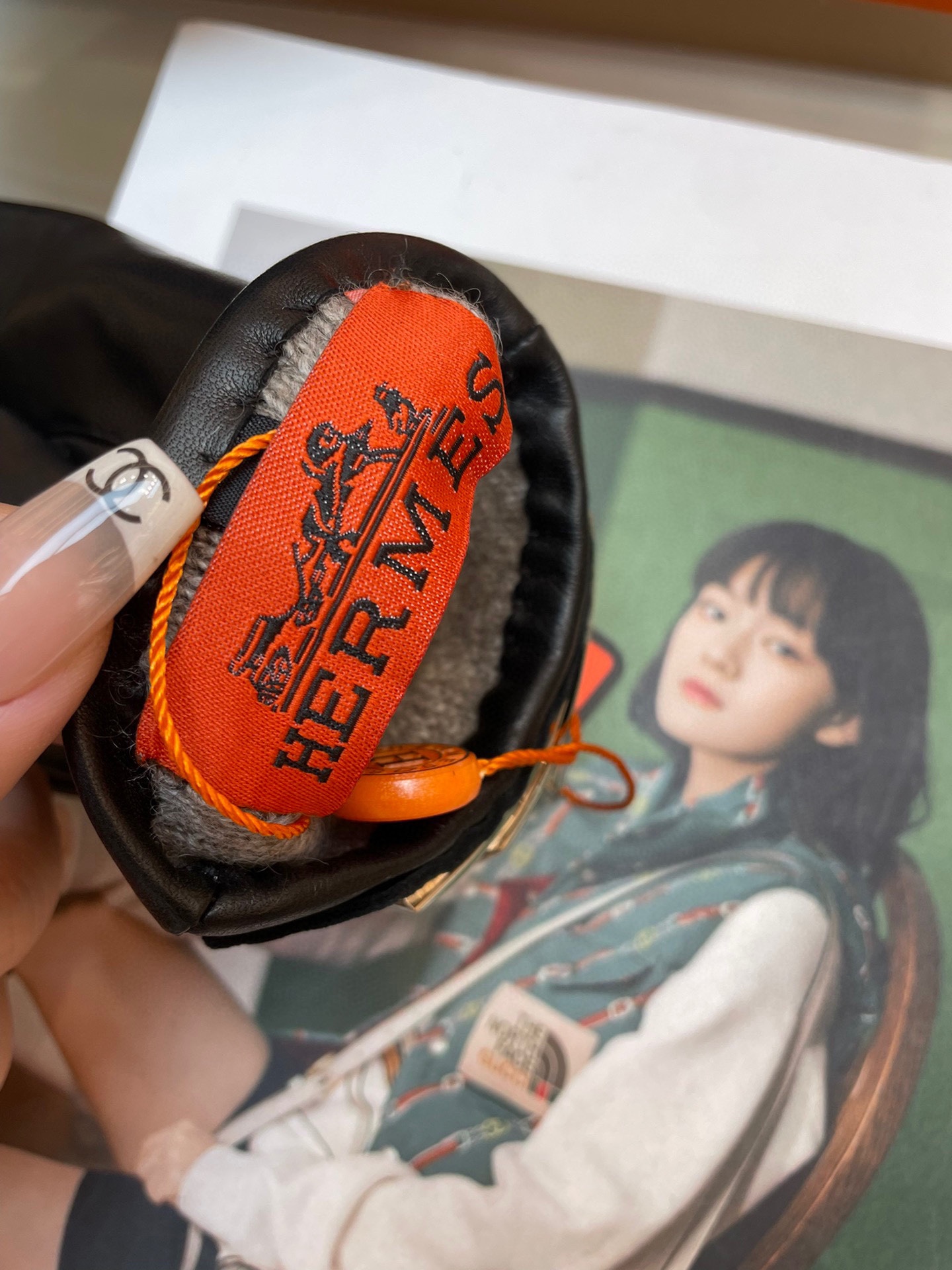 “Cost for High-Quality Lamb-Skin Gloves and Eima-Skin-Skin: $375” - 图片 4