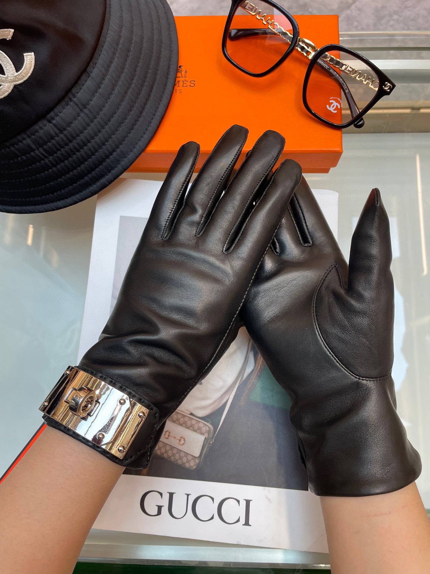 “Cost for High-Quality Lamb-Skin Gloves and Eima-Skin-Skin: $375” - 图片 7