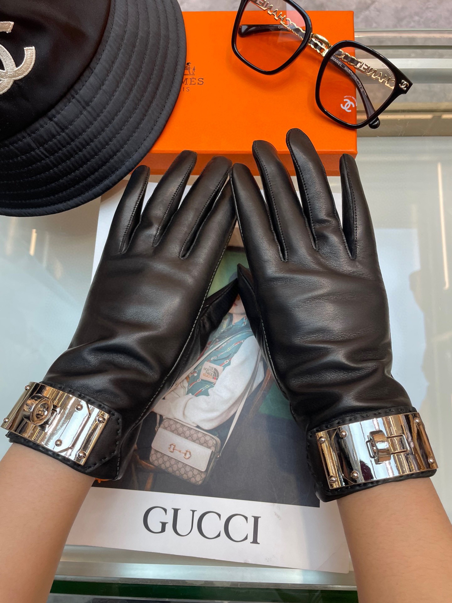 “Cost for High-Quality Lamb-Skin Gloves and Eima-Skin-Skin: $375” - 图片 6