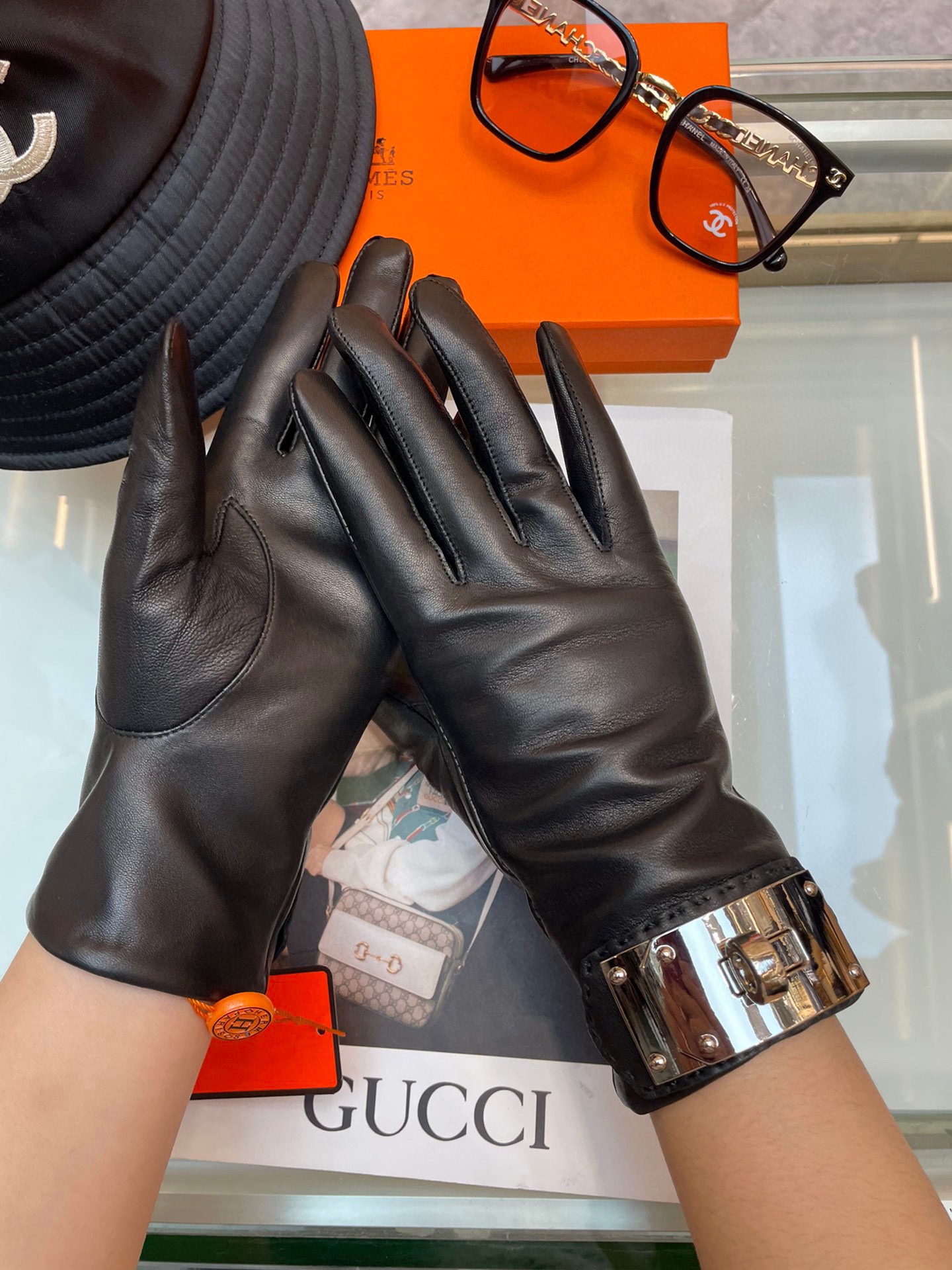 “Cost for High-Quality Lamb-Skin Gloves and Eima-Skin-Skin: $375” - 图片 8