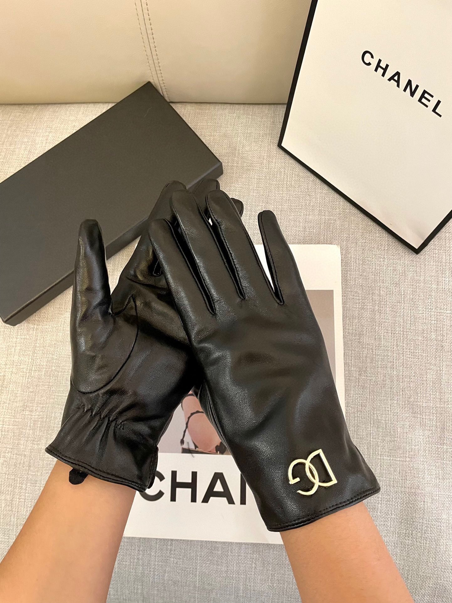 Imported Sheep’s Skin Gloves: Thin, Soft, Comfy, Soothing – 250 DGS for Autumn/Winter Women. - 图片 8