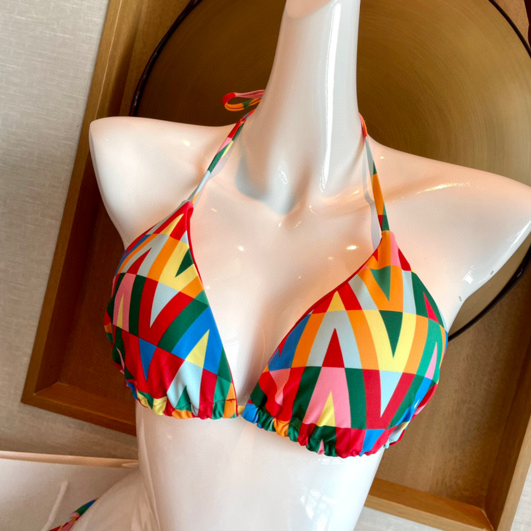 Stylish Valentino Colored Bikini in Various Sizes for All Ages and Sizes - 图片 2