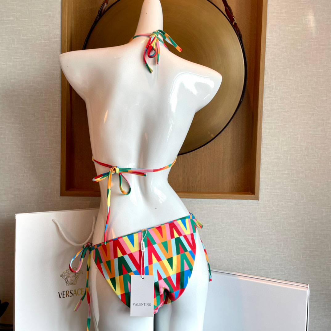 Stylish Valentino Colored Bikini in Various Sizes for All Ages and Sizes - 图片 3