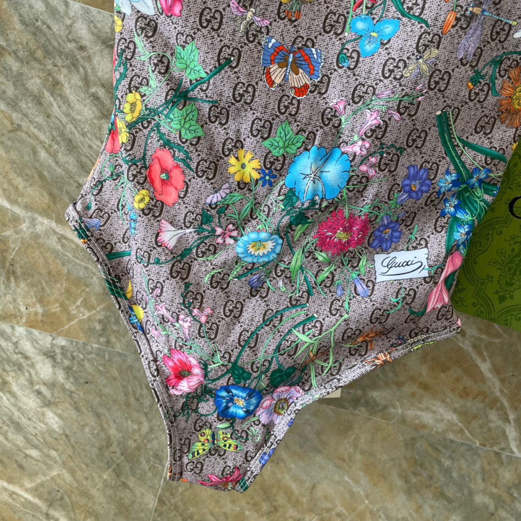  Gucci连体泳衣👙❤️😍🥰适合多种场景的游泳衣🏊‍♀️海边 游泳池 温泉 水上乐园 漂流都可以😌内搭