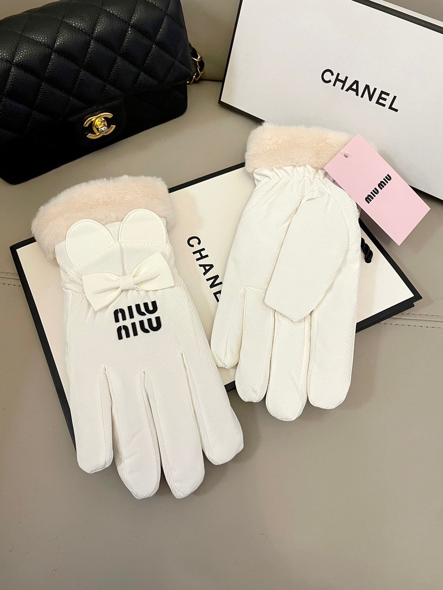 “Premium Wool Gloves: Soft, Warm, Chromosome Tested, Touchscreen Function, Comfortable Fit” - 图片 4