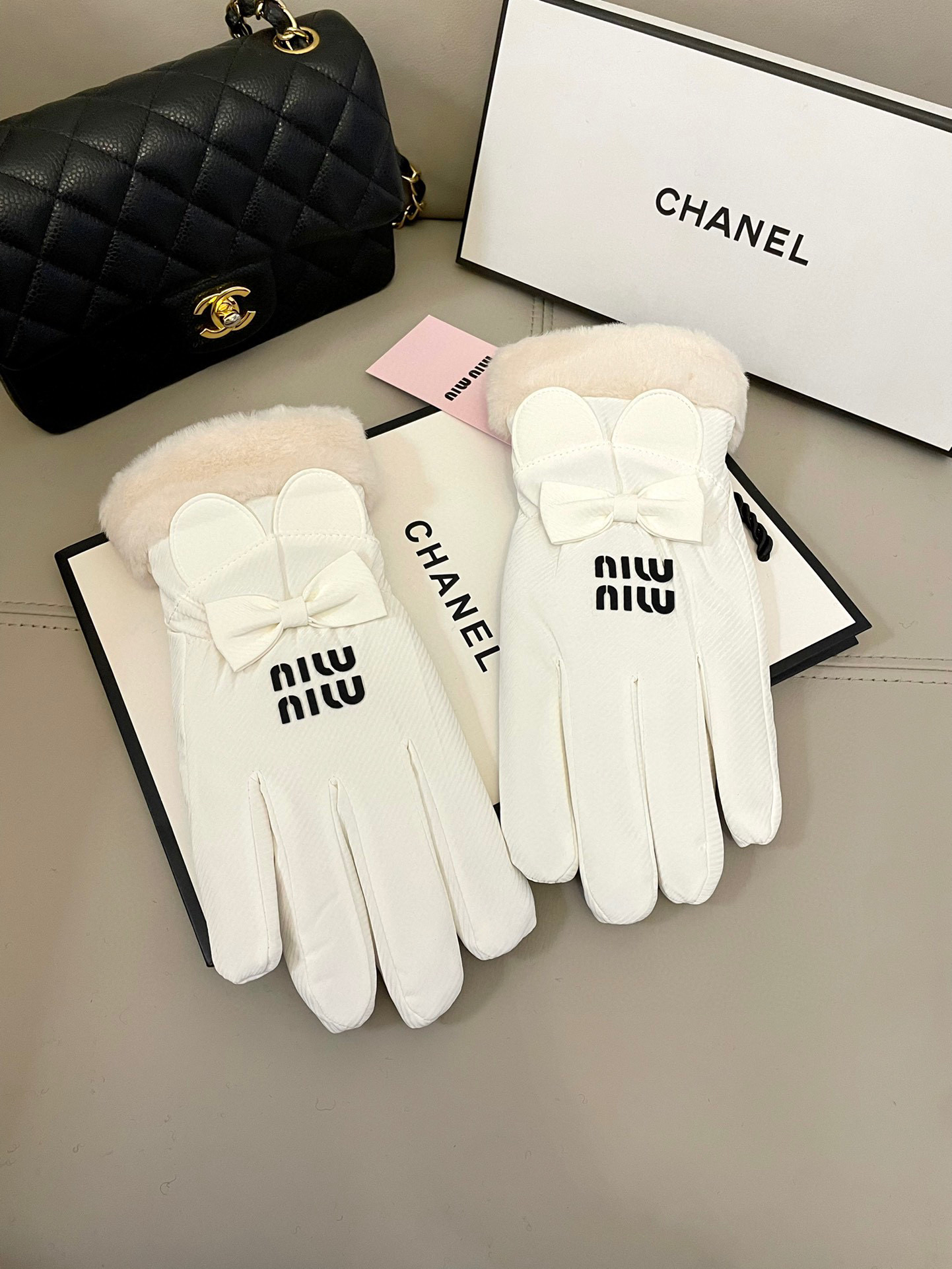 “Premium Wool Gloves: Soft, Warm, Chromosome Tested, Touchscreen Function, Comfortable Fit” - 图片 3