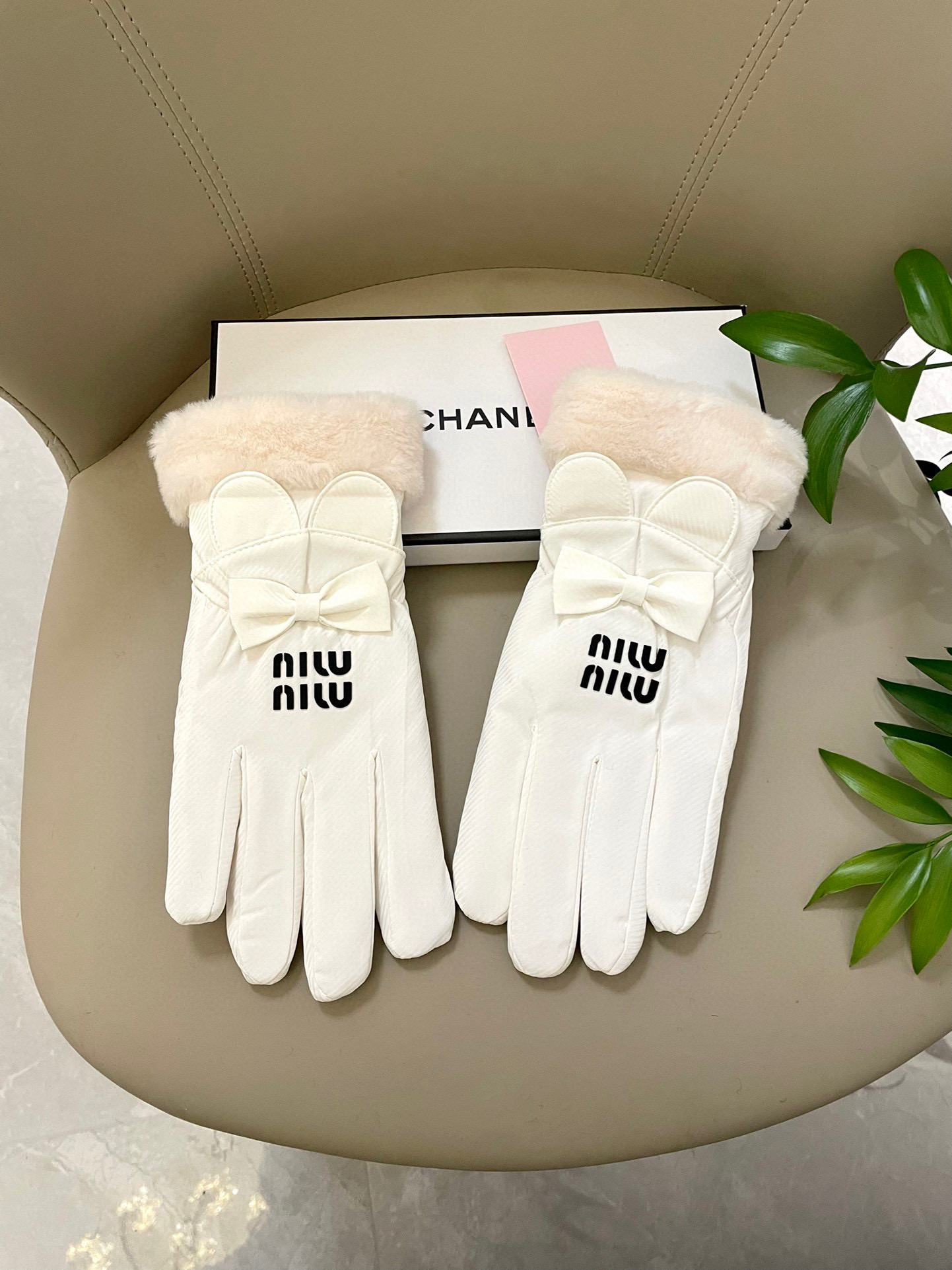 “Premium Wool Gloves: Soft, Warm, Chromosome Tested, Touchscreen Function, Comfortable Fit” - 图片 1