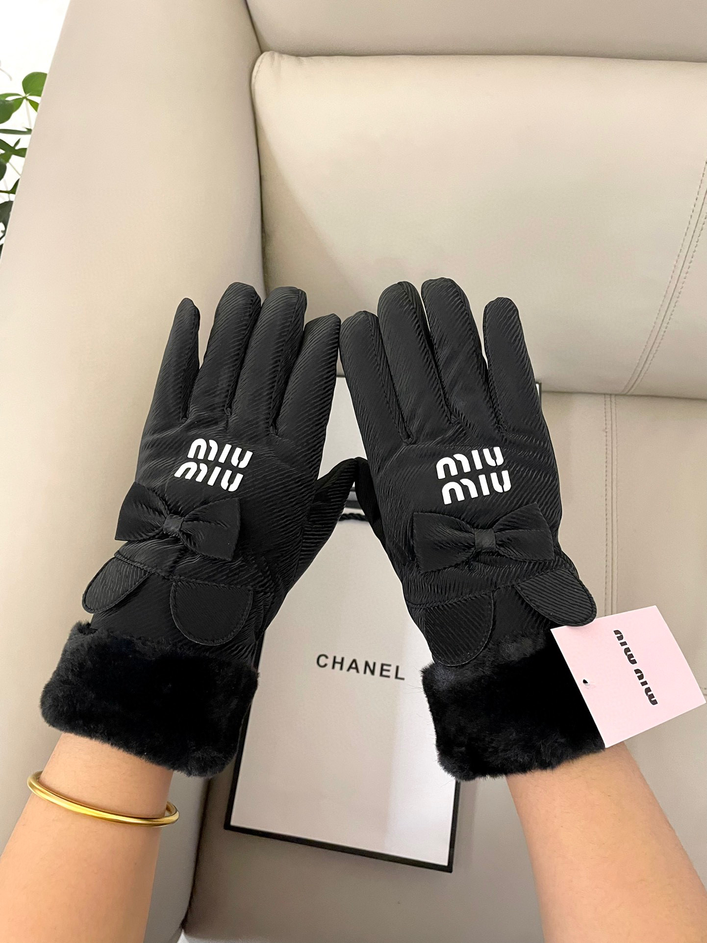 “Soft and Warm Wool Gloves with Natural Dyes for Comfort and Style” - 图片 8
