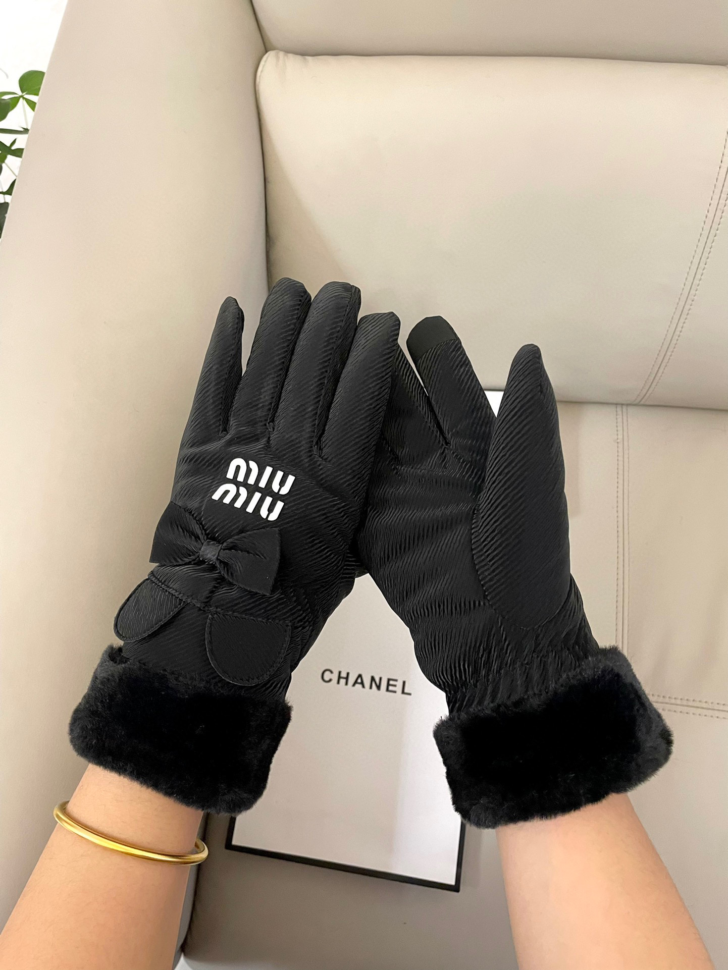“Soft and Warm Wool Gloves with Natural Dyes for Comfort and Style” - 图片 9