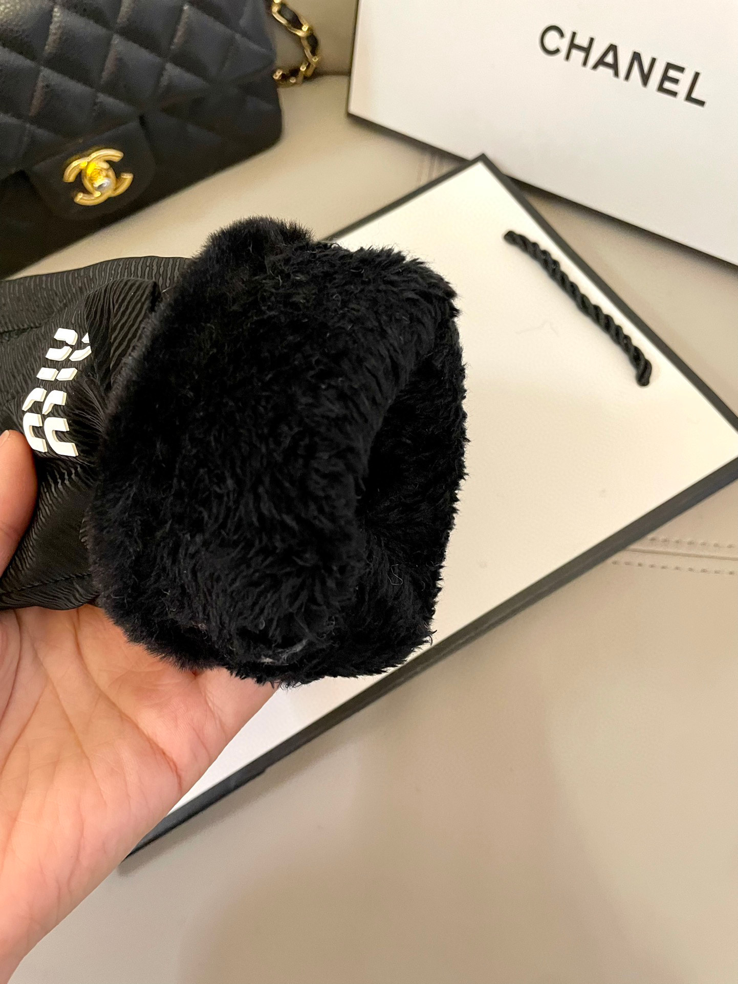 “Soft and Warm Wool Gloves with Natural Dyes for Comfort and Style” - 图片 6