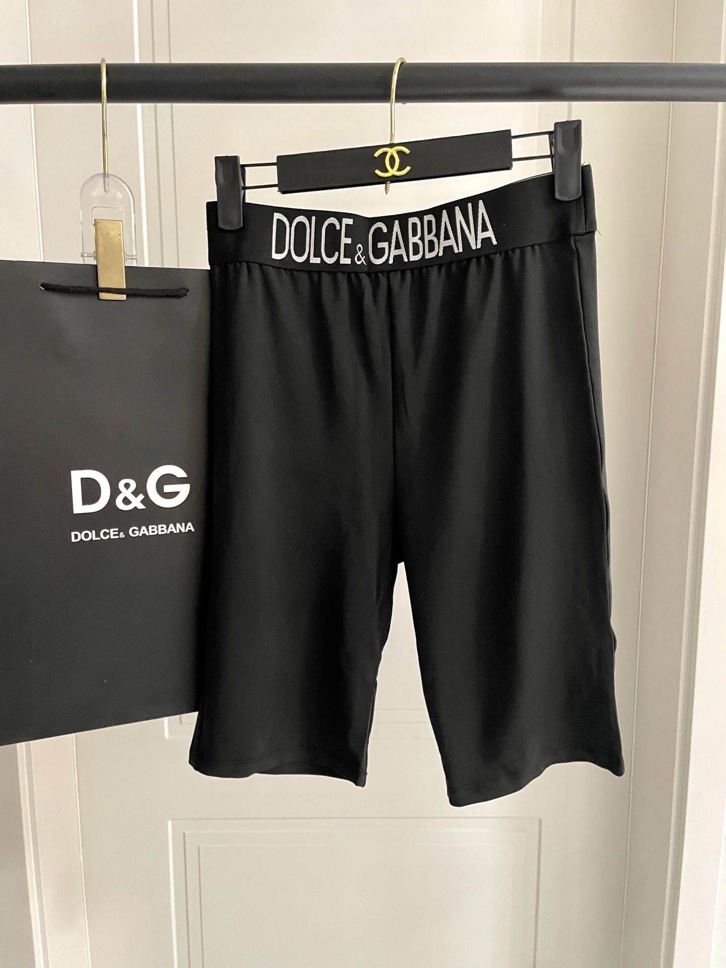  DG新款高弹力健身短款瑜伽服运动套装~小背心➕修身提臀显瘦打底裤脚 
S M L Xl