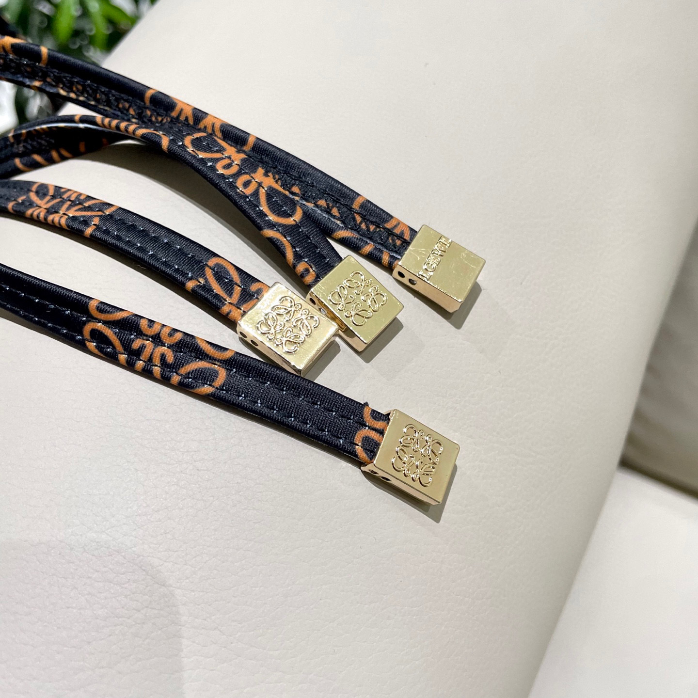  Loewe新款分体对版五金😍🥰适合多种场景的游泳衣🏊‍♀️海边 游泳池 温泉 水上乐园 漂流都可以😌内
