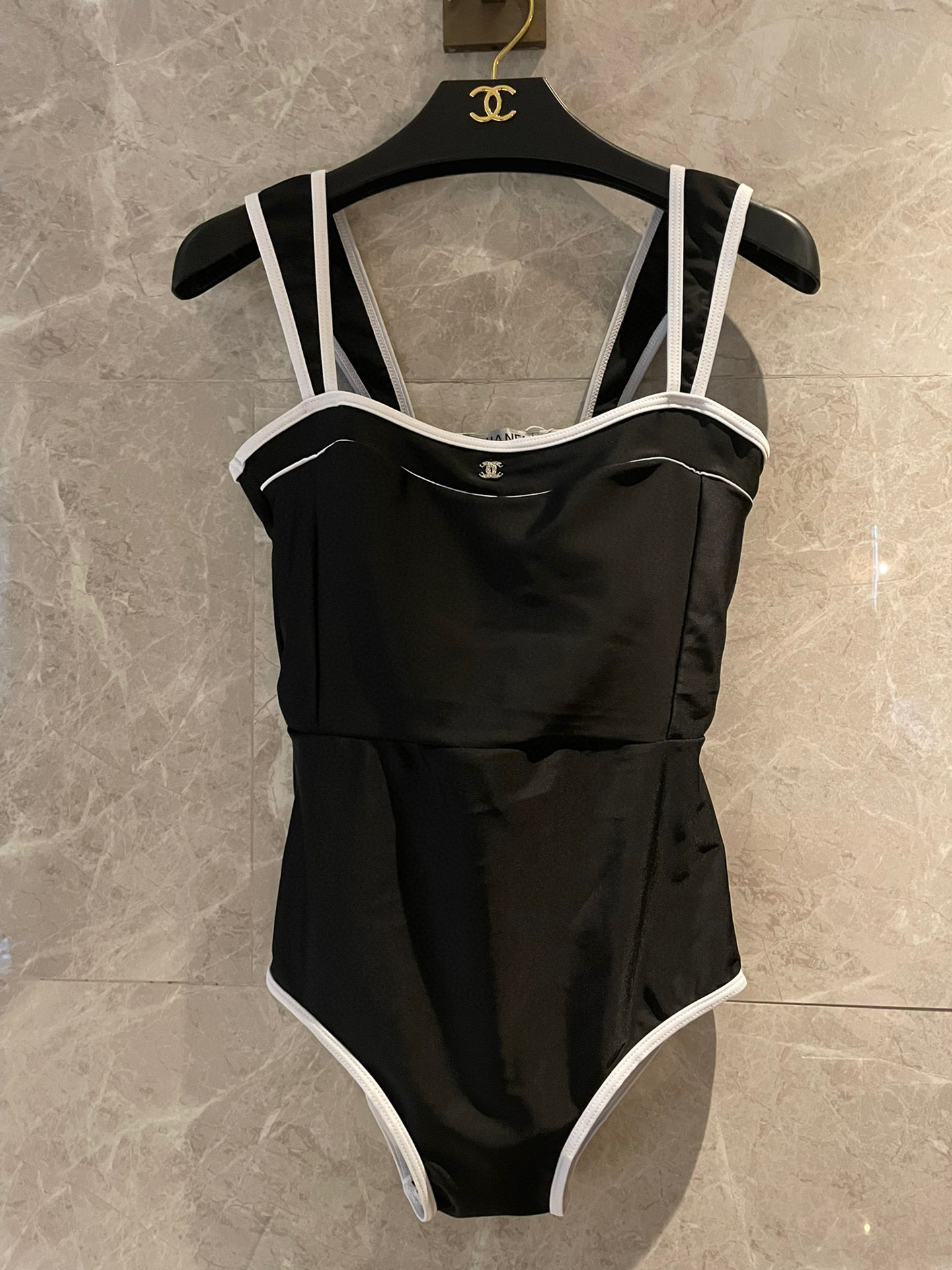  Chanel 连体泳衣  两种穿法 😍🥰适合多种场景的游泳衣🏊‍♀️海边 游泳池 温泉 水上乐园 漂流