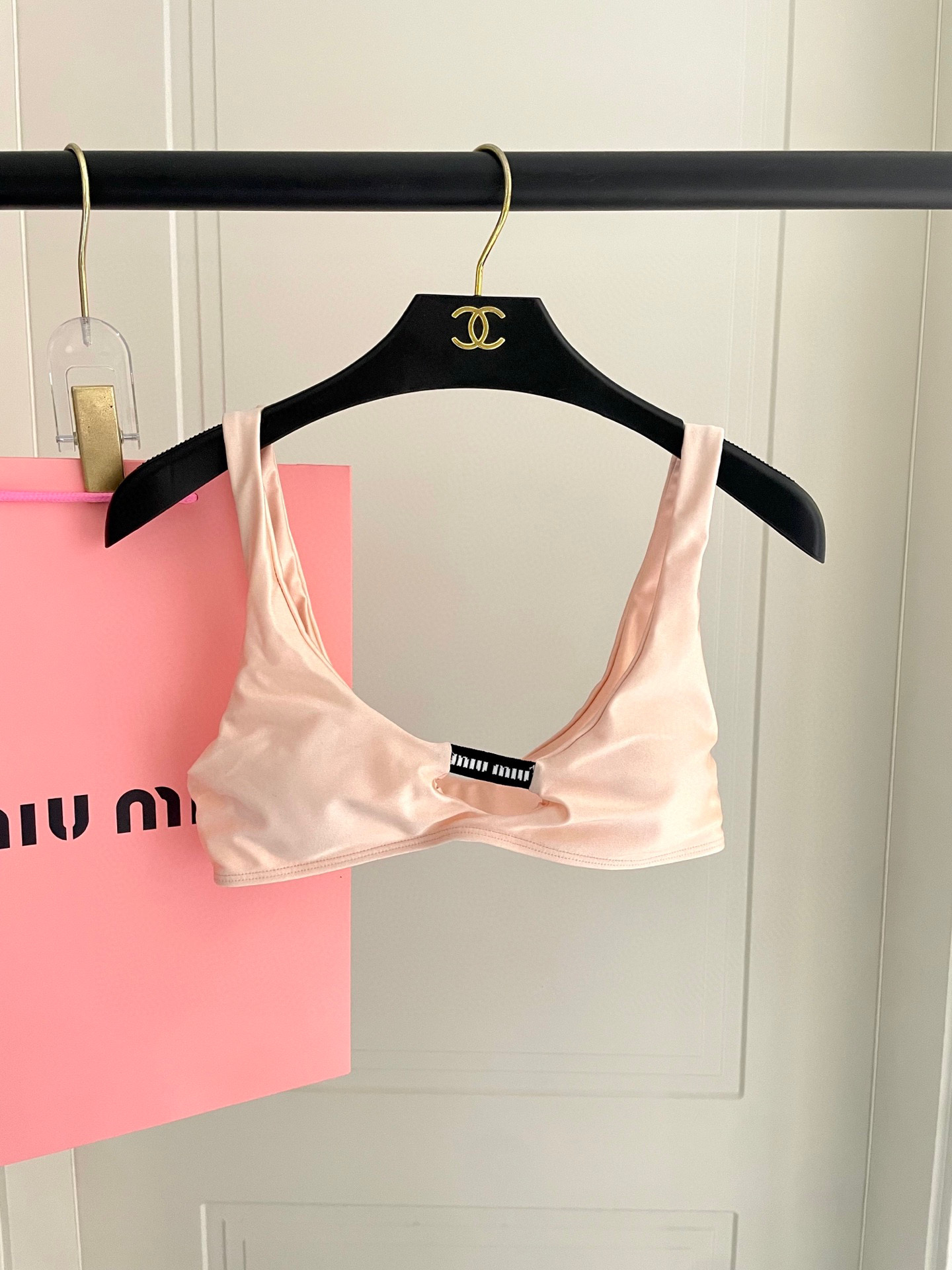 NO:304241,Miumiu's new split swimsuit is suitable for swimsuits in various scenarios♀Seaside, swimming pool, hot spring, water park, rafting can be worn inside, and it is completely possible to wear the squat design to cover the flesh and look taller. The abdomen is a little fleshy and does not affect our beautiful beauty. The back design reveals the beautiful back. The fabric is breathable and comfortable. The quick-drying elastic swimsuit is easier to clean. S M L Xl swimsuits, swimsuits, bikinis19860909miumiu新款分体游泳衣适合多种场景的游泳衣♀海边 游泳池 温泉 水上乐园 漂流都可以内搭也完全可以 连体设计遮肉显高挑 腹部有点肉肉也不影响咱美美的 背面设计大露美背 面料透气舒适.速干弹性的游泳衣更加帖肤易清洗 码数S M L Xl泳衣泳裤比基尼,泳衣，泳裤，比基尼,miumiu,swimsuits,bikinis,accessory