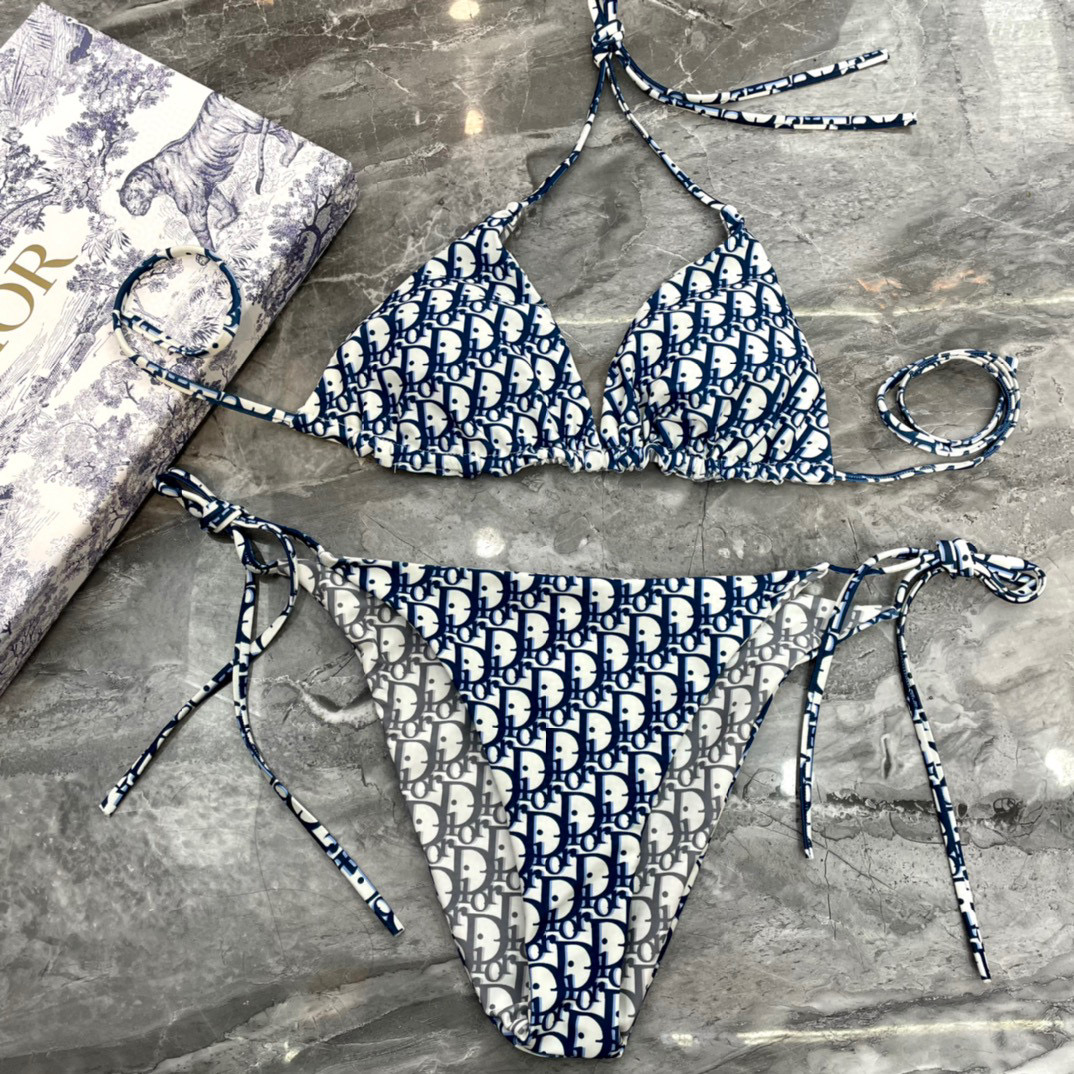  Dior比基尼👙❤️😍🥰适合多种场景的游泳衣🏊‍♀️海边 游泳池 温泉 水上乐园 漂流都可以😌内搭外穿