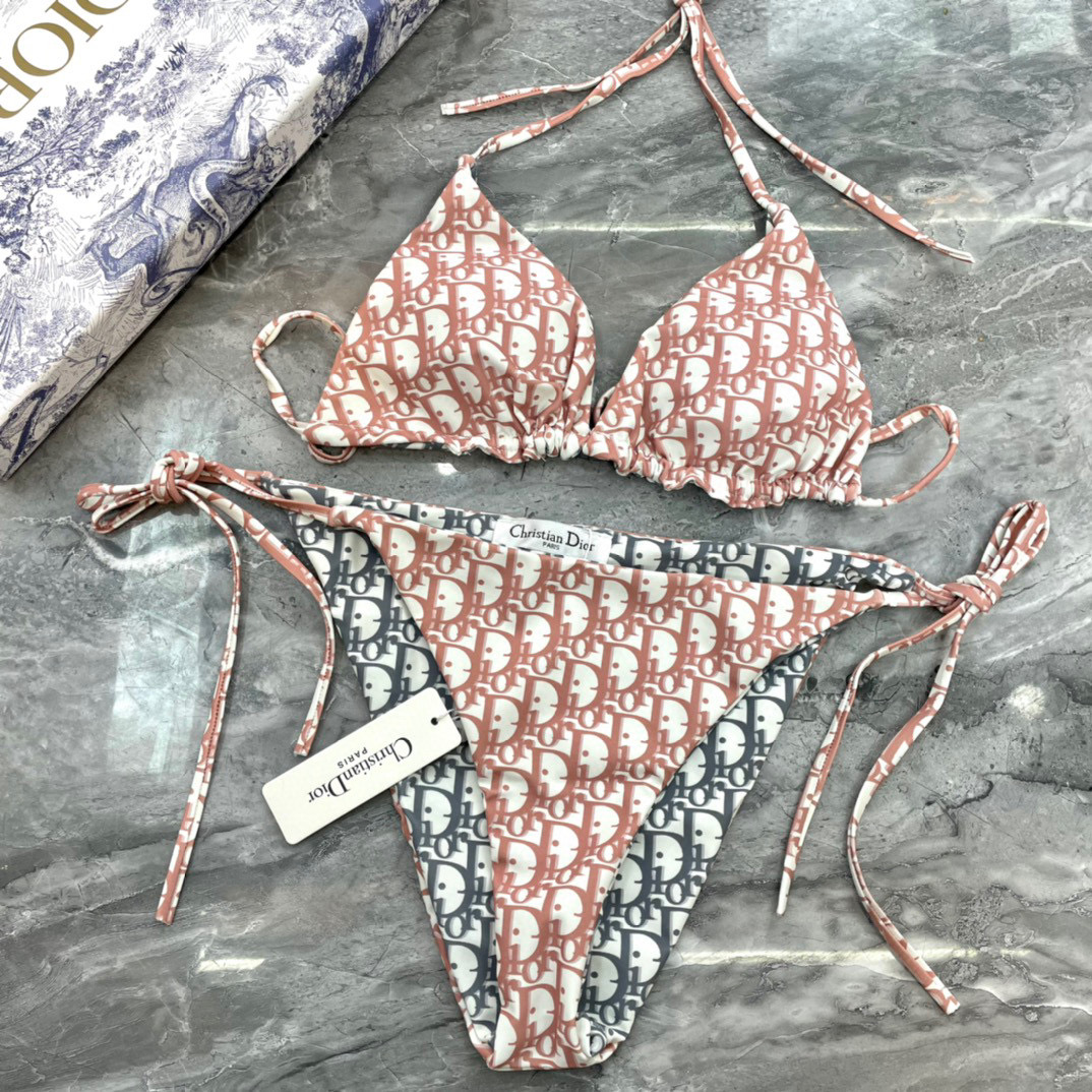 Dior比基尼👙❤️😍🥰适合多种场景的游泳衣🏊‍♀️海边 游泳池 温泉 水上乐园 漂流都可以😌内搭外穿