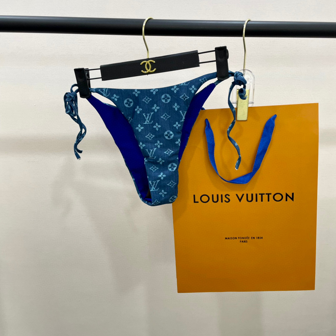  Lv泳衣 简单大气 适合多种场景的游泳衣🏊‍♀️海边 游泳池 温泉 水上乐园 漂流都可以😌内搭也完全可
