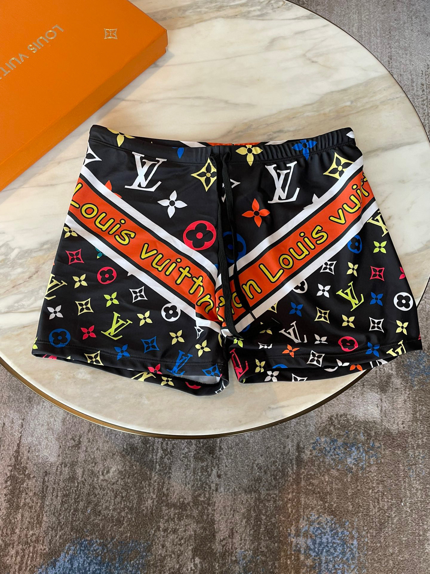  Lv男士泳裤👑高级定制泳裤👑抽绳设计 上新度假系列🏖专属泳衣［色色色超级爱！色来自贵族的目光🌹暗里着迷