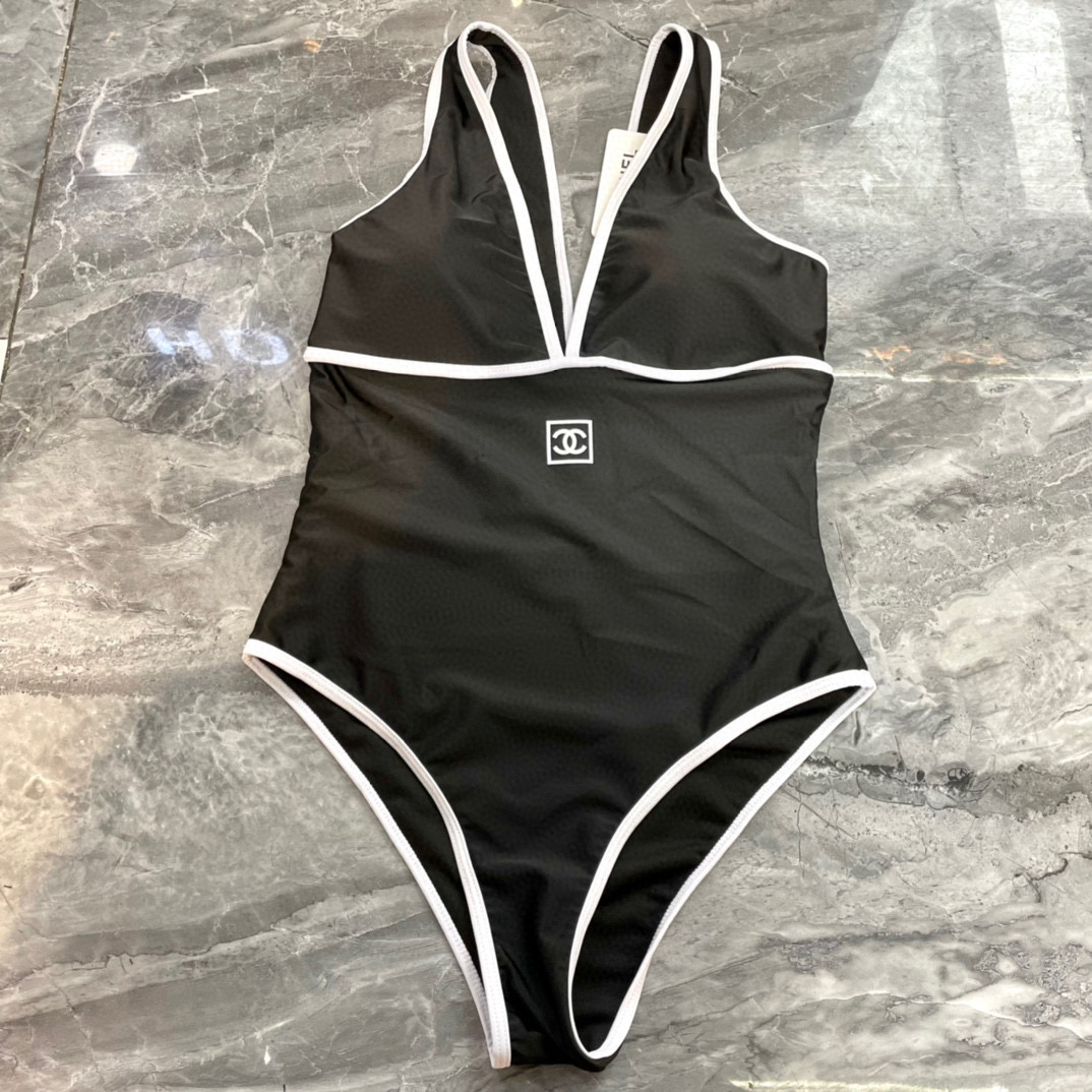  Chanel新款露背连体泳衣 黑色简单大气 适合多种场景的游泳衣🏊‍♀️海边 游泳池 温泉 水上乐园 