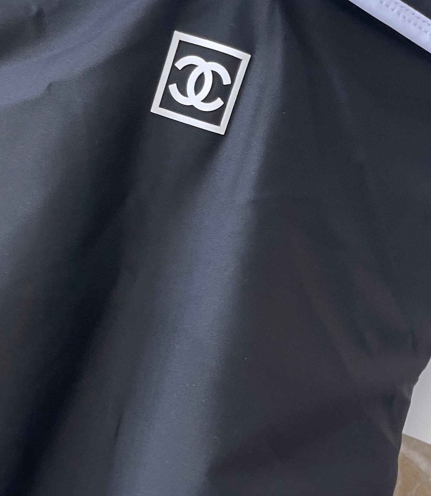  Chanel新款露背连体泳衣 黑色简单大气 适合多种场景的游泳衣🏊‍♀️海边 游泳池 温泉 水上乐园 