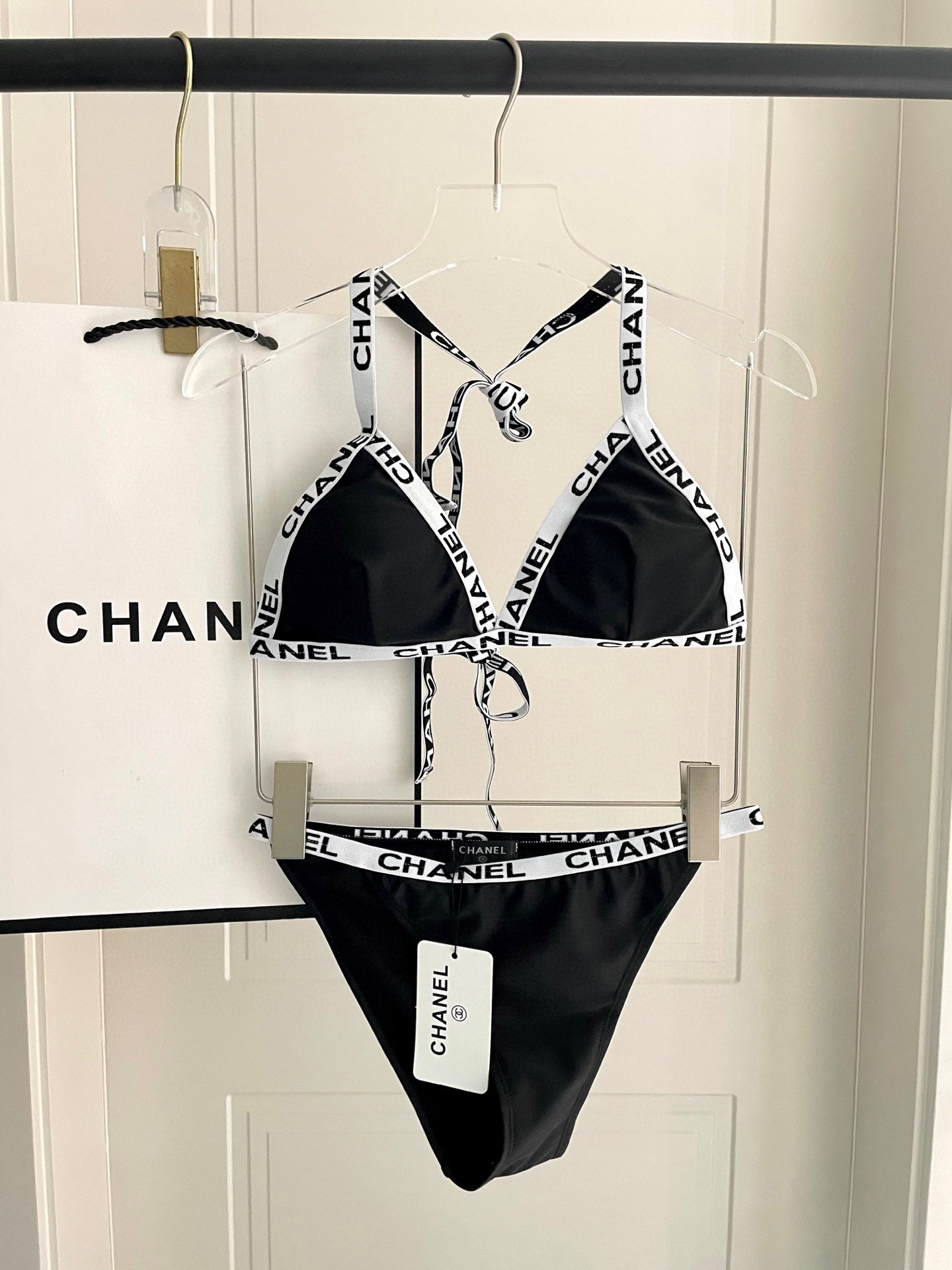  Chanel新款分体游泳衣😍🥰适合多种场景的游泳衣🏊‍♀️海边 游泳池 温泉 水上乐园 漂流都可以😌内