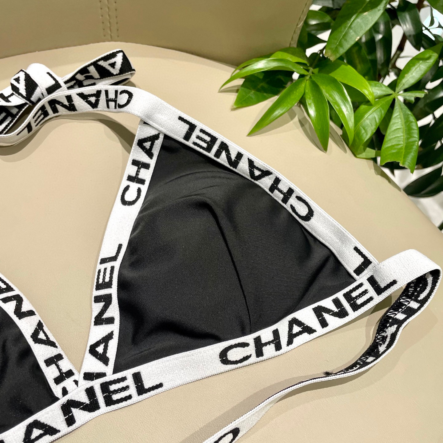  Chanel新款分体游泳衣😍🥰适合多种场景的游泳衣🏊‍♀️海边 游泳池 温泉 水上乐园 漂流都可以😌内