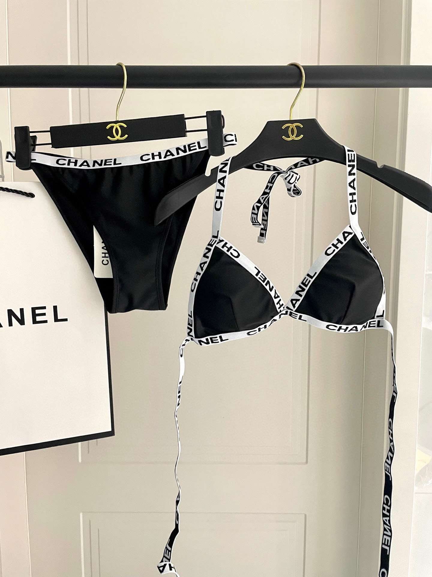  Chanel新款分体游泳衣😍🥰适合多种场景的游泳衣🏊‍♀️海边 游泳池 温泉 水上乐园 漂流都可以😌内