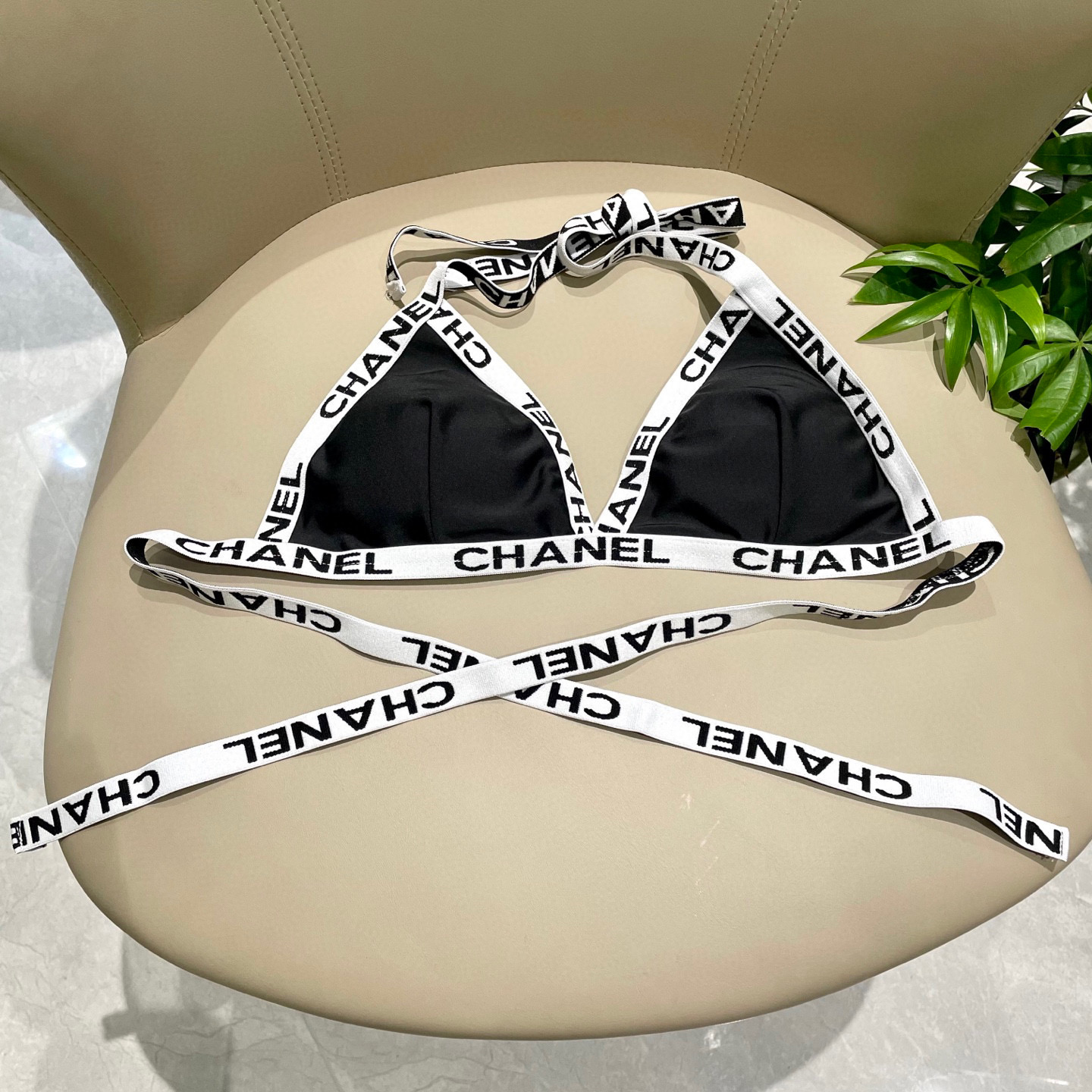  Chanel新款分体游泳衣😍🥰适合多种场景的游泳衣🏊‍♀️海边 游泳池 温泉 水上乐园 漂流都可以😌内