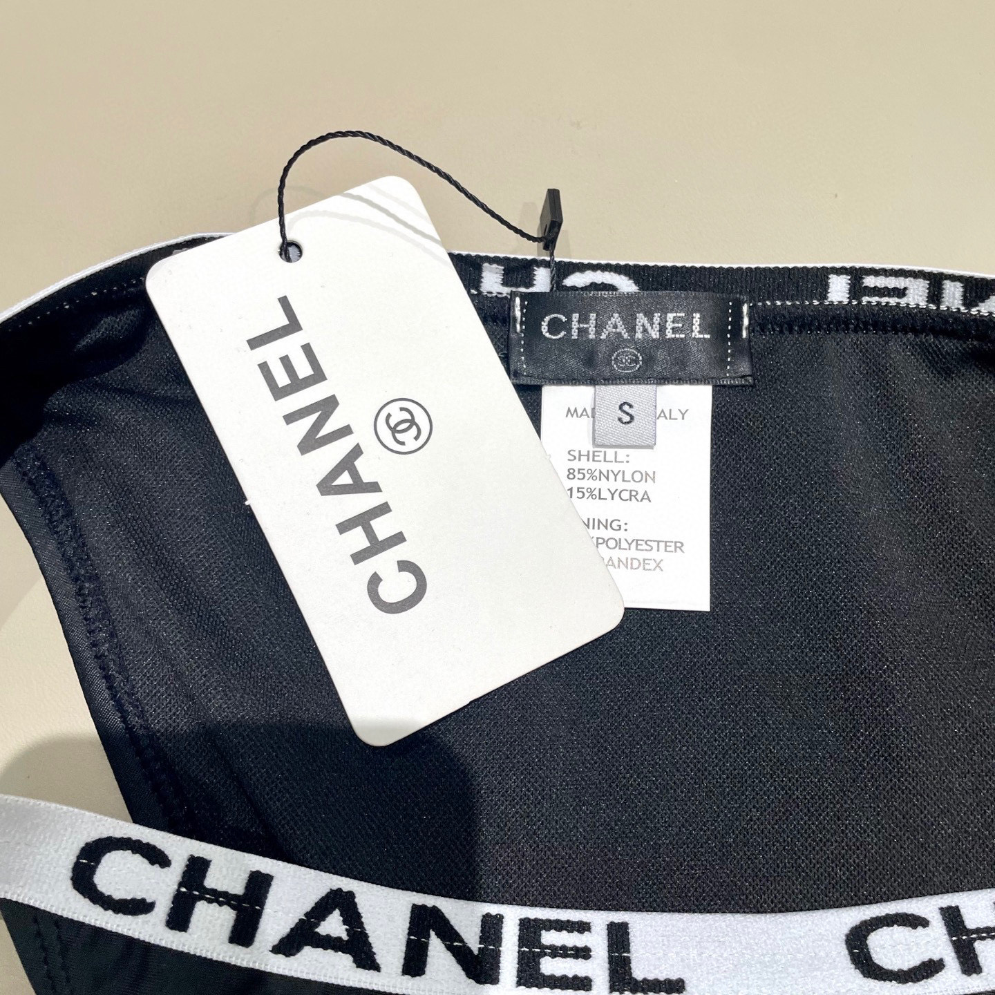  Chanel新款分体游泳衣😍🥰适合多种场景的游泳衣🏊‍♀️海边 游泳池 温泉 水上乐园 漂流都可以😌内