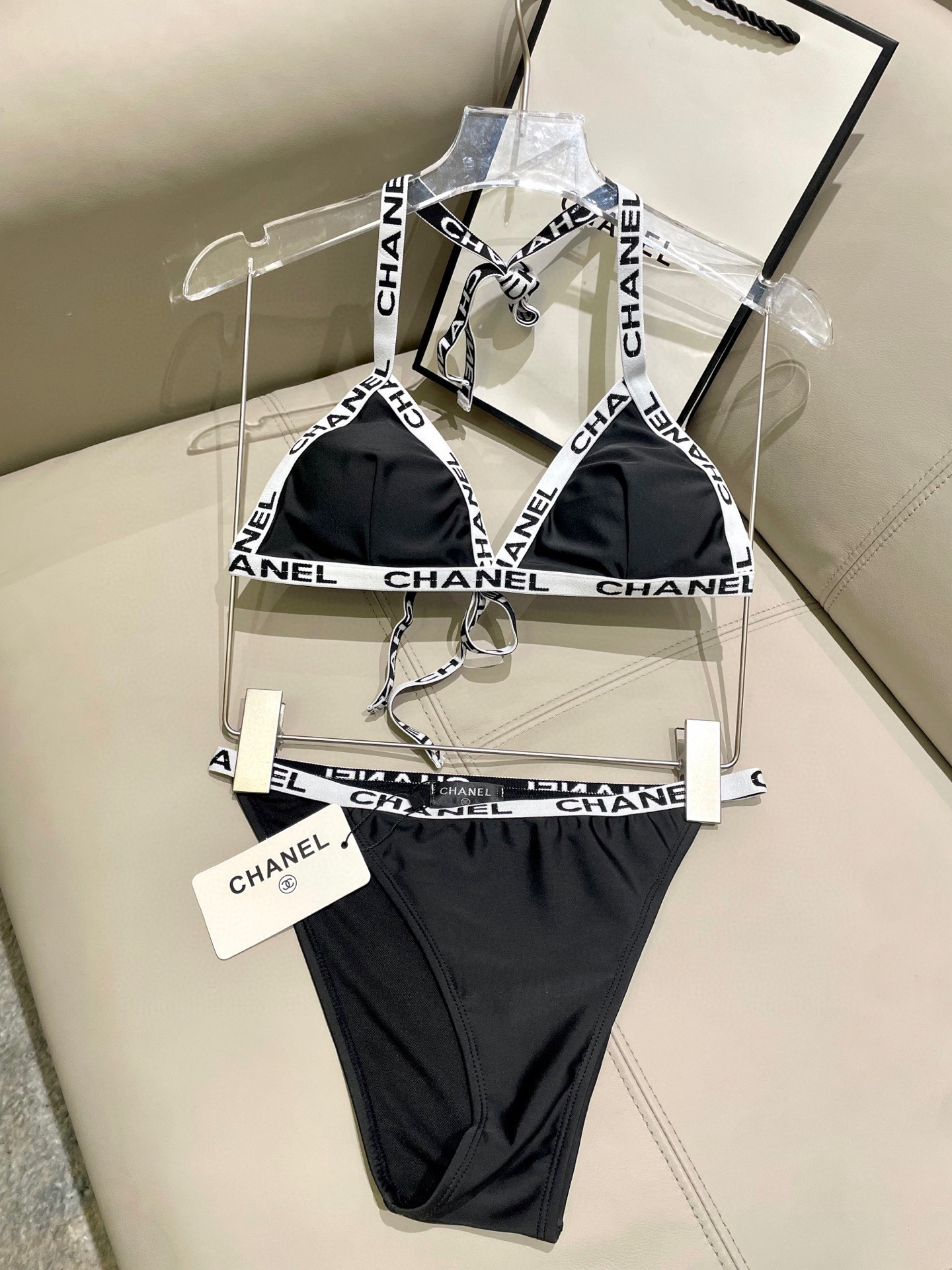  Chanel新款分体游泳衣😍🥰适合多种场景的游泳衣🏊‍♀️海边 游泳池 温泉 水上乐园 漂流都可以😌内