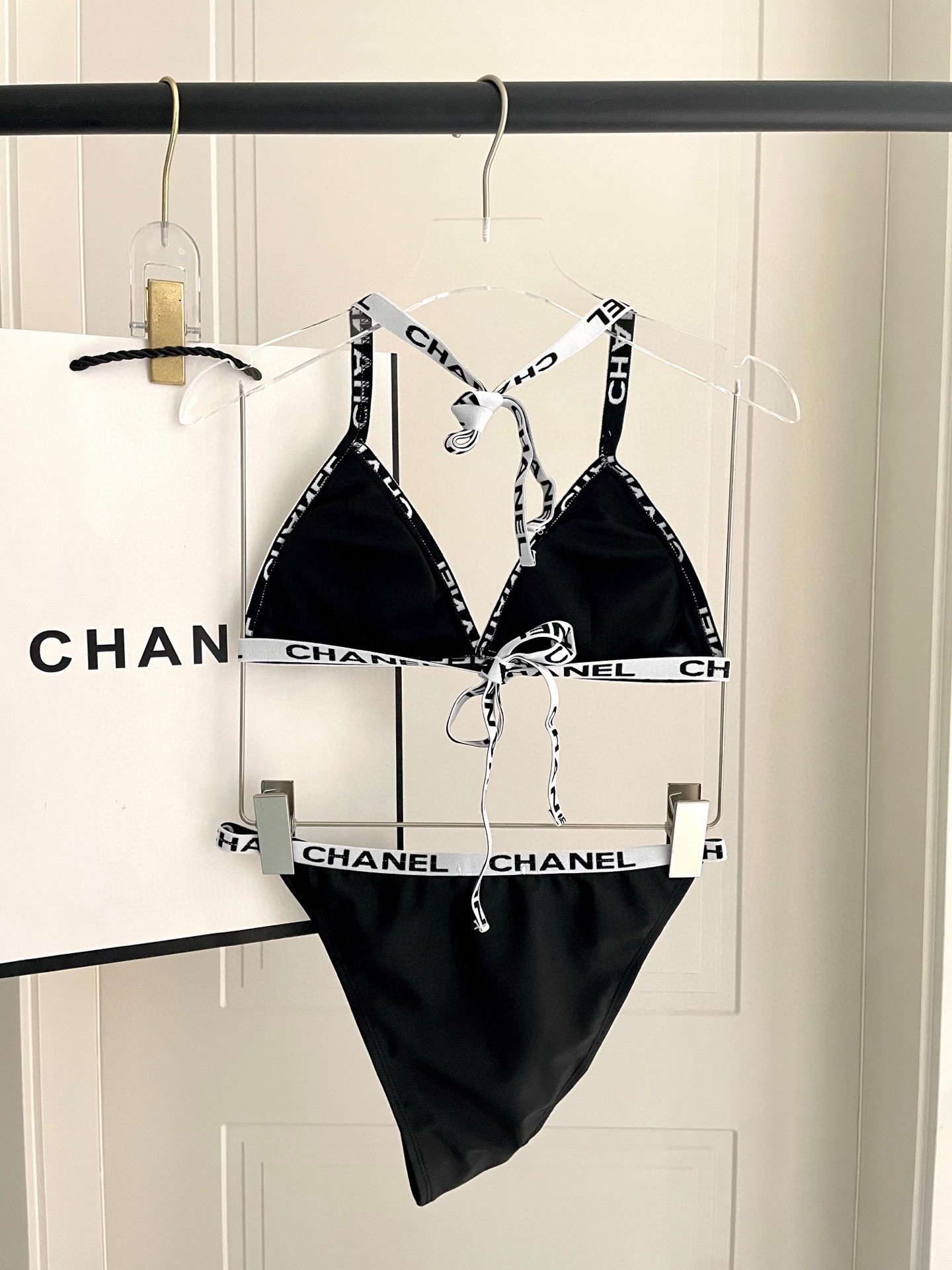  Chanel新款分体游泳衣😍🥰适合多种场景的游泳衣🏊‍♀️海边 游泳池 温泉 水上乐园 漂流都可以😌内