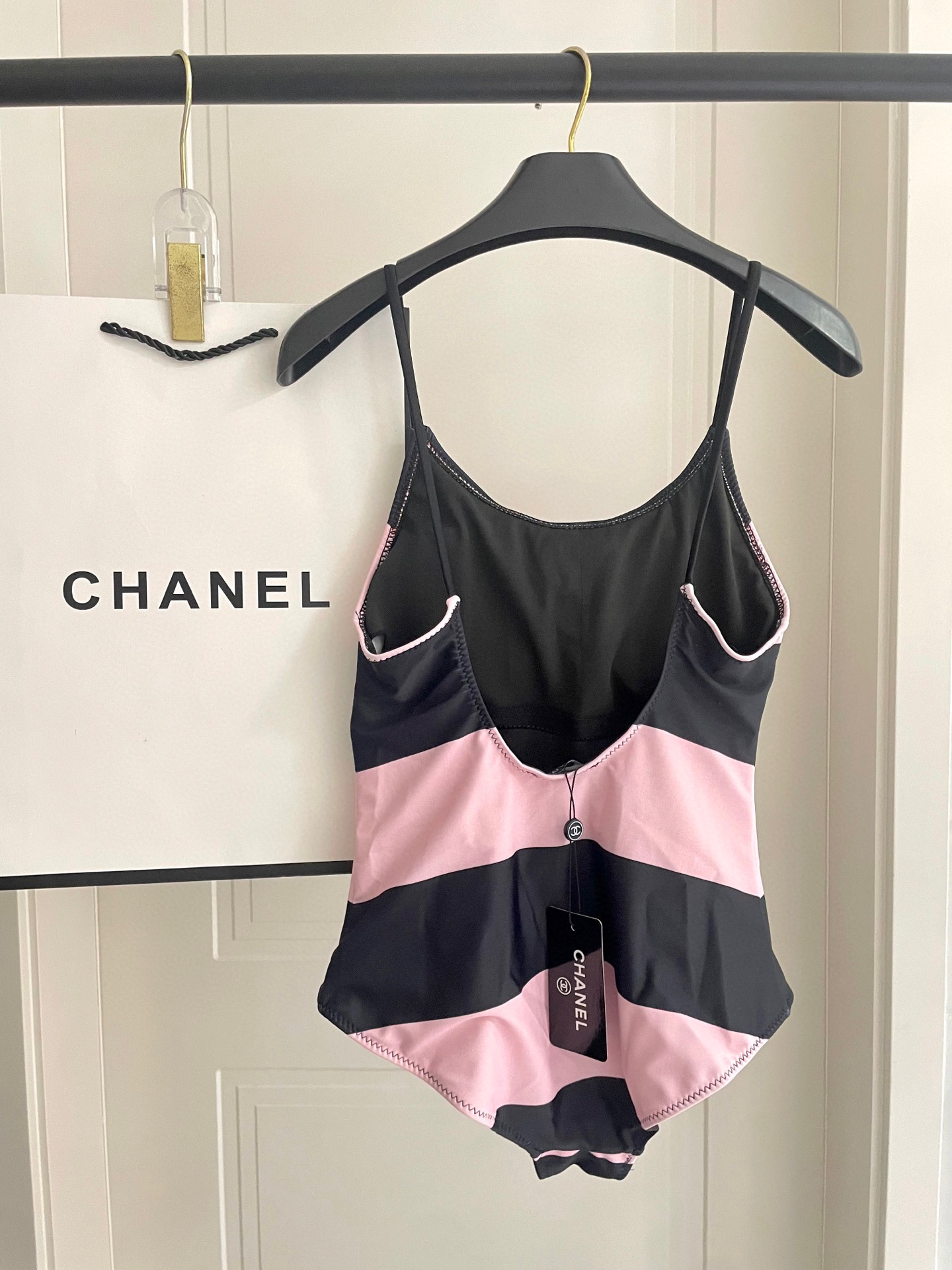  Chanel新款连体泳衣 彰显青春活力 💐🌸适合多种场景的游泳衣🏊‍♀️海边 游泳池 温泉 水上乐园 