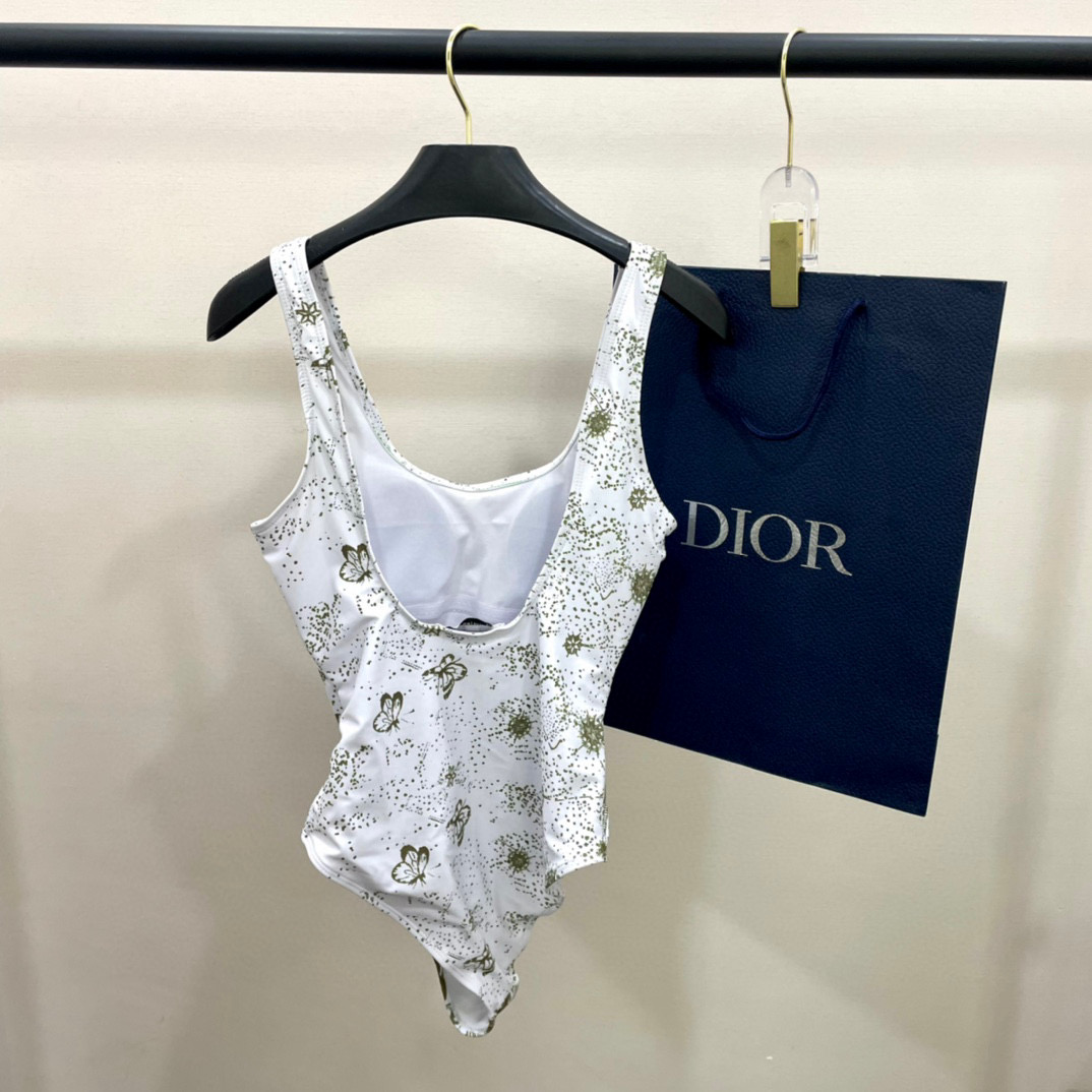  Dior新款泳衣😍🥰适合多种场景的游泳衣🏊‍♀️海边 游泳池 温泉 水上乐园 漂流都可以😌内搭也完全可