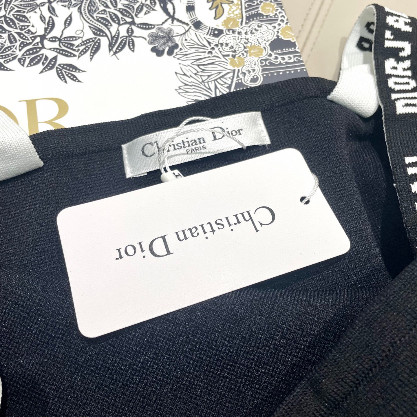  Dior新款针织比基尼套装分体泳衣 字母印花抹胸内衣+平角打底裤 码数：均码（适合80-125斤）