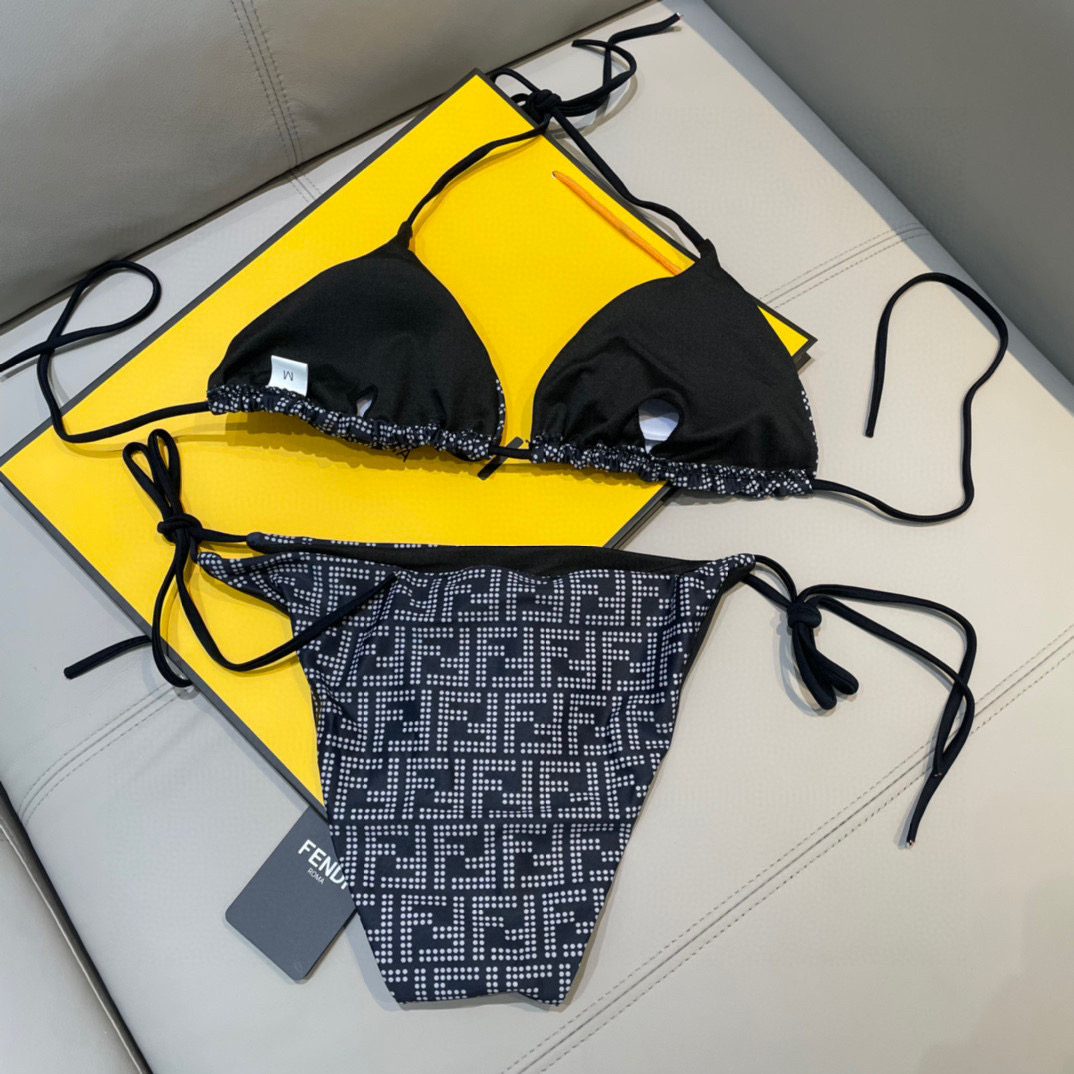  芬迪比基尼😍🥰适合多种场景的游泳衣🏊‍♀️海边 游泳池 温泉 水上乐园 漂流都可以😌内搭也完全可以 连