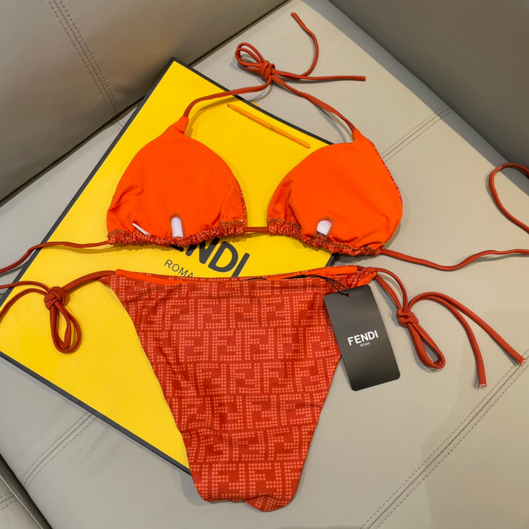  芬迪比基尼😍🥰适合多种场景的游泳衣🏊‍♀️海边 游泳池 温泉 水上乐园 漂流都可以😌内搭也完全可以 连