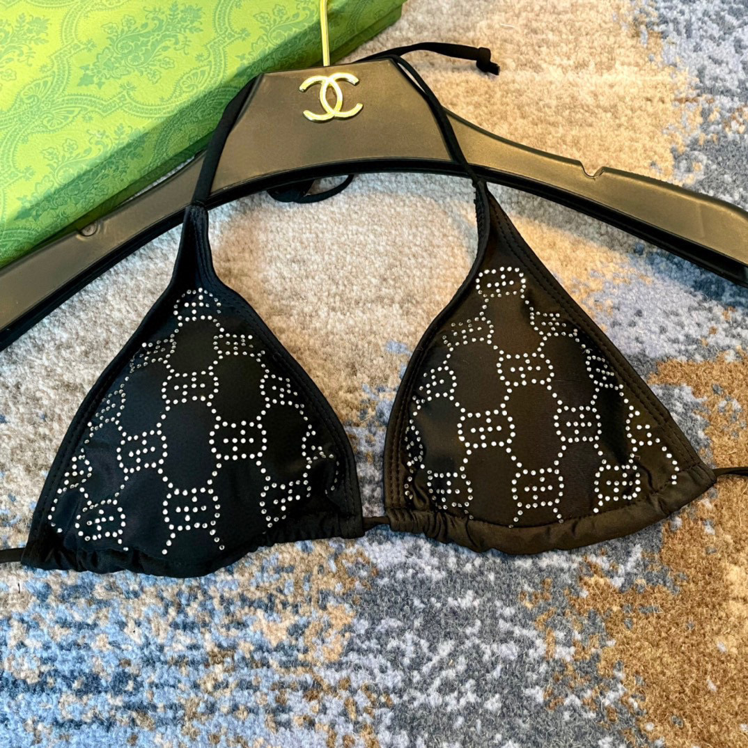  Gucci新款带钻比基尼泳衣~字母印花吊带背心加钻装饰文胸内衣+三角裤两件套装， S.M.L Xl