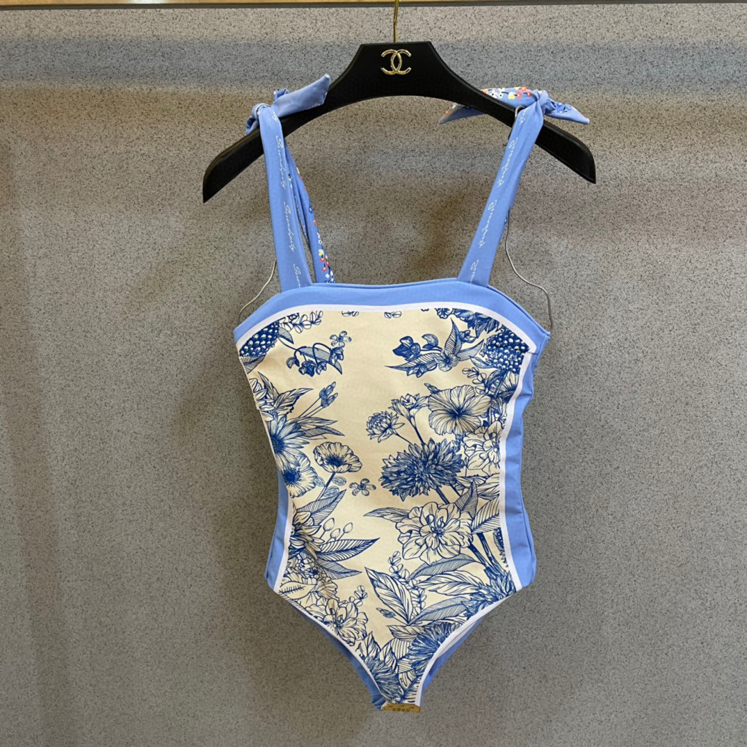  Gucci新款泳衣 双面印花 双面可穿😍🥰适合多种场景的游泳衣🏊‍♀️海边 游泳池 温泉 水上乐园 漂