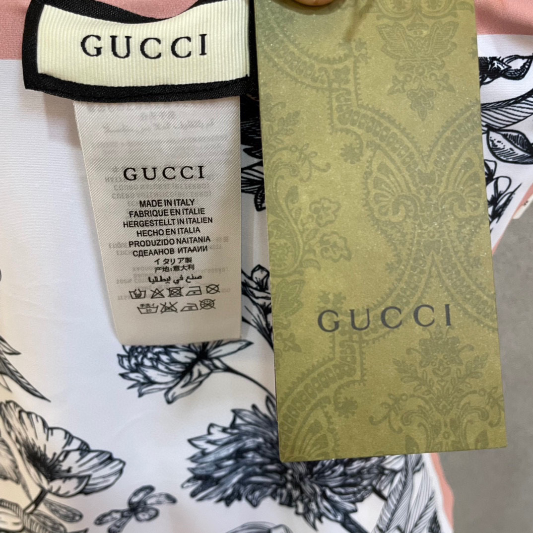  Gucci新款泳衣 双面印花 双面可穿😍🥰适合多种场景的游泳衣🏊‍♀️海边 游泳池 温泉 水上乐园 漂