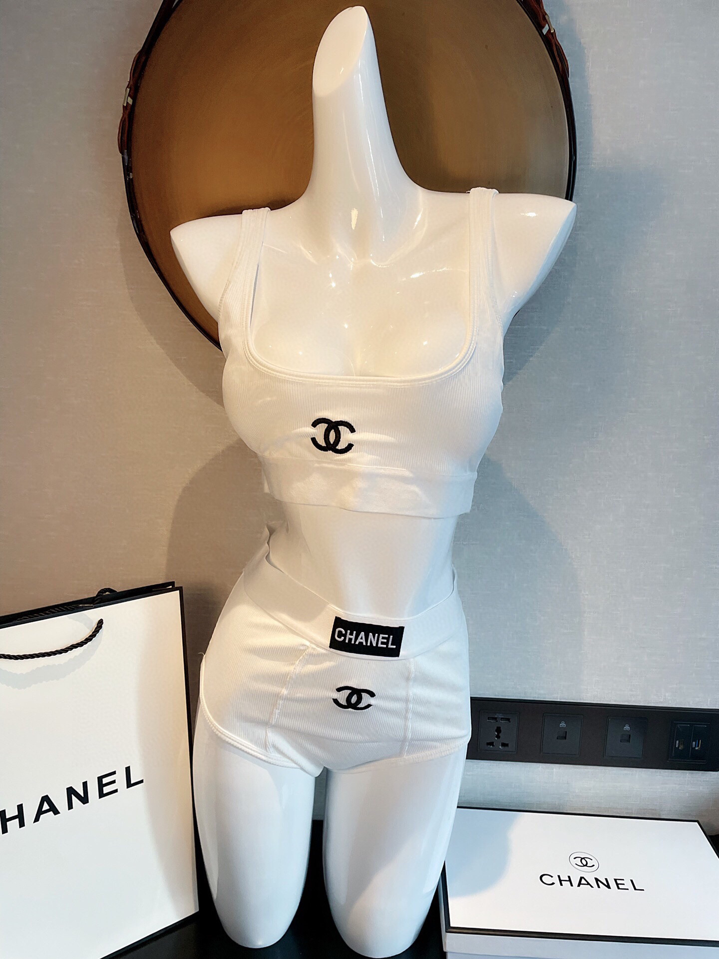  Chanel新款分体泳衣😍🥰适合多种场景的游泳衣🏊‍♀️海边 游泳池 温泉 水上乐园 漂流都可以😌内搭