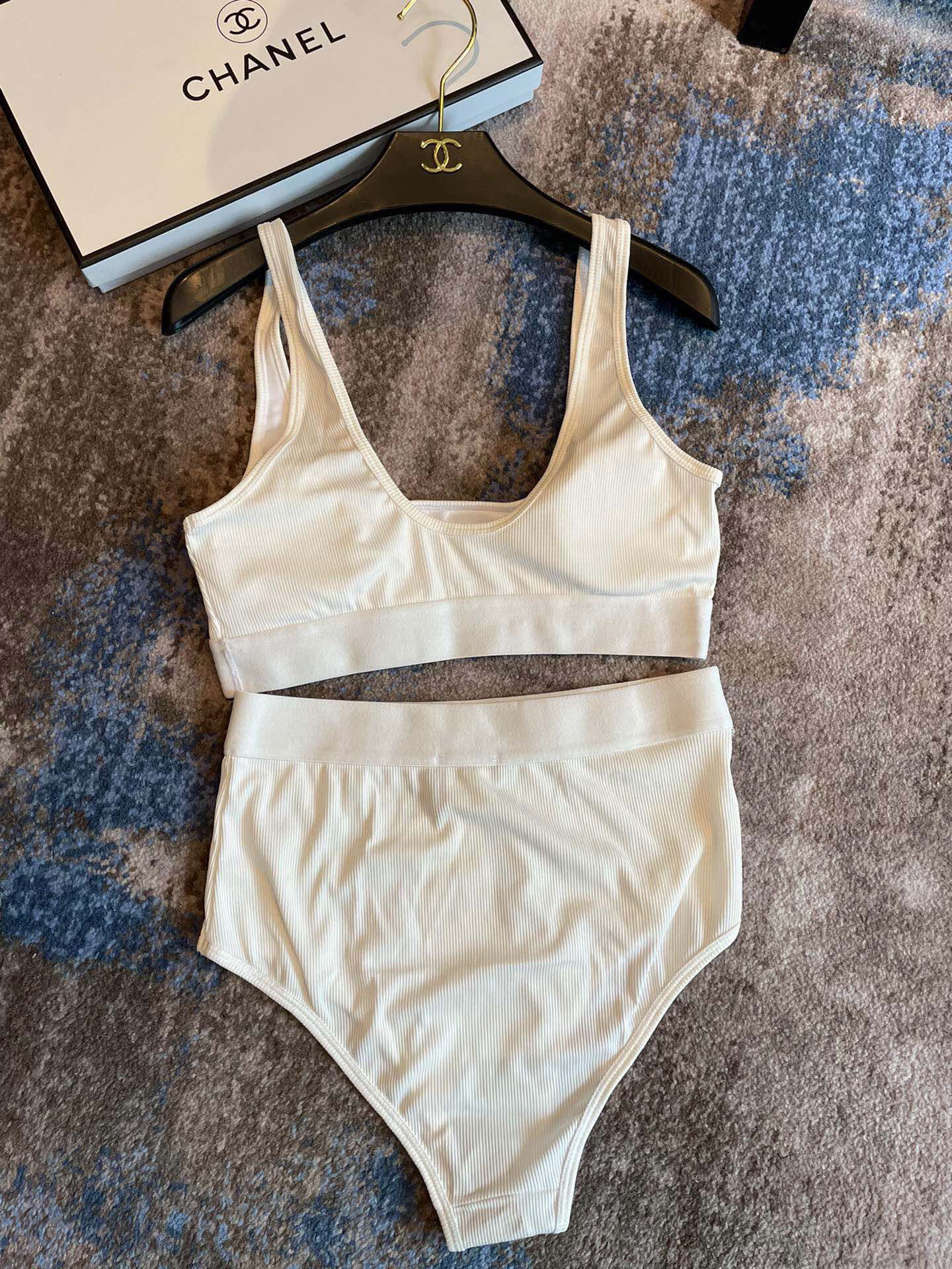  Chanel新款分体泳衣😍🥰适合多种场景的游泳衣🏊‍♀️海边 游泳池 温泉 水上乐园 漂流都可以😌内搭