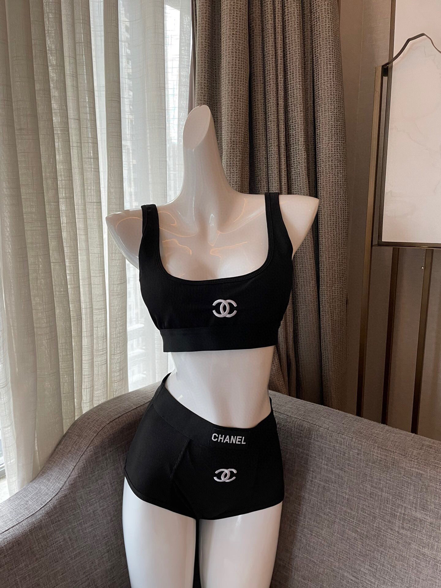  Chanel新款分体泳衣😍🥰适合多种场景的游泳衣🏊‍♀️海边 游泳池 温泉 水上乐园 漂流都可以😌内搭