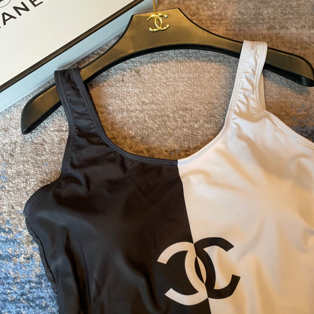  Chanel 香奈儿连体泳衣  😍🥰适合多种场景的游泳衣🏊‍♀️海边 游泳池 温泉 水上乐园 漂流都可
